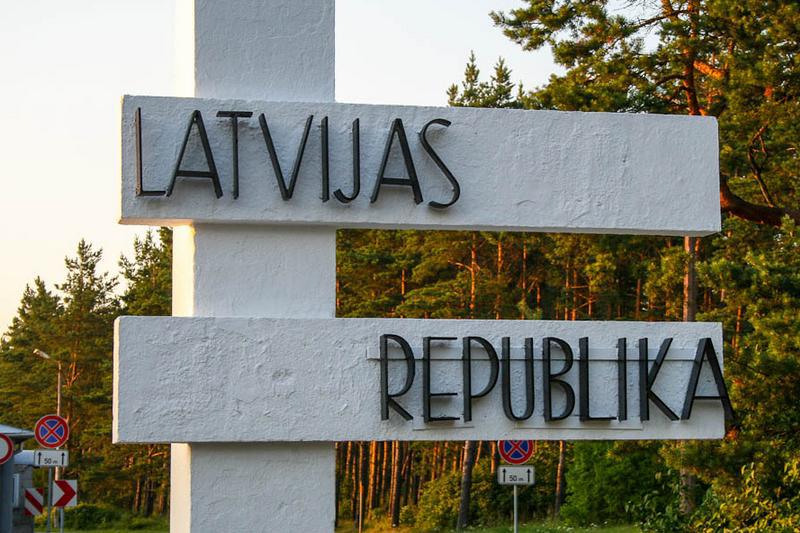 Letonia anunță că suspendă accesul ruşilor pe teritoriul său