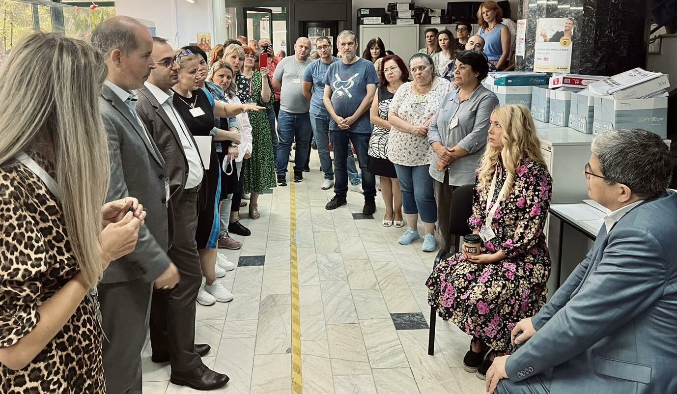 Marcel Boloș ia „finanțele” la picior și acceptă o „cafea împreună”. Ministrul Finanțelor merge în Trezorerii, după protestul spontan, de joi