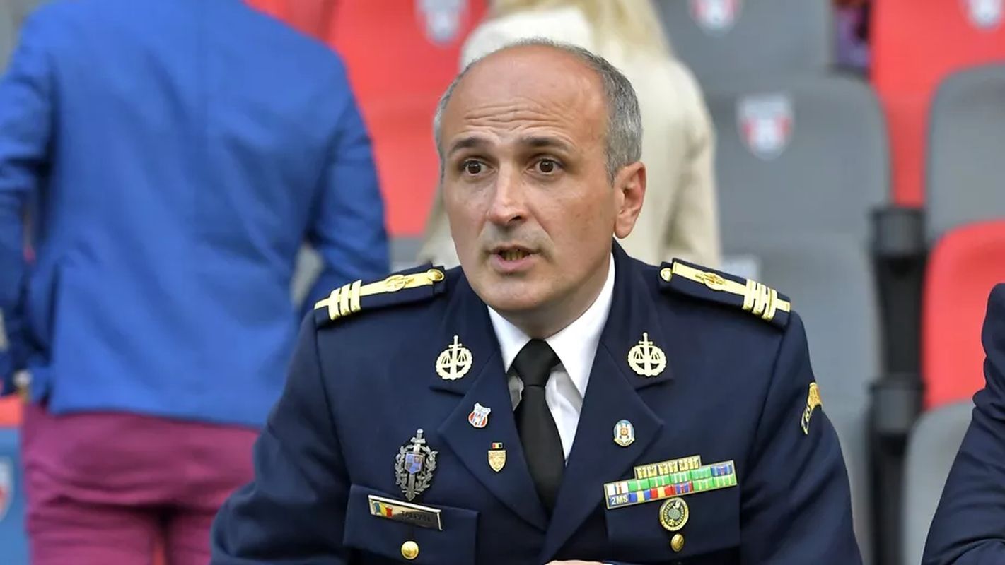 Fanii FCSB, tricouri cu mesaj jignitor la adresa lui Florin Talpan