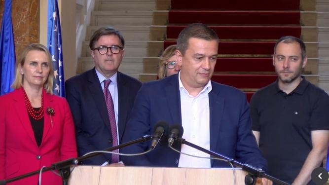 România, SUA și Ucraina vor să crească fluxul de transport al cerealelor ucrainene la 4 mil. tone. Sorin Grindeanu: Trebuie accelerate transporturile România, SUA și Ucraina vor să crească fluxul de transport al cerealelor ucrainene la 4 mil. tone. Sorin Grindeanu: Trebuie accelerate transporturile