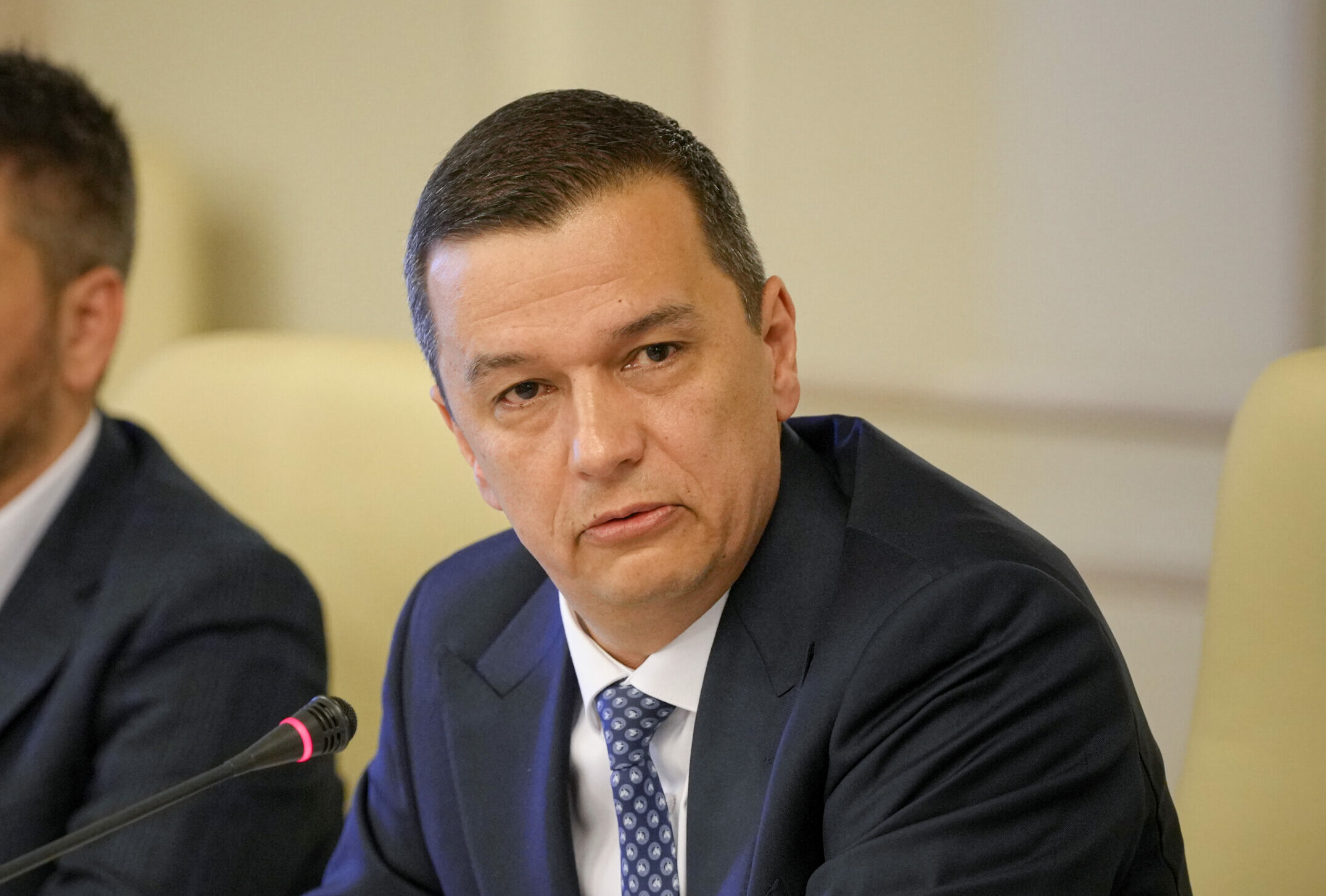 Sorin Grindeanu acuză „niște domni” din CNSC că învârtesc tot felul de decizii. „Sunt extrem de IRITAT”