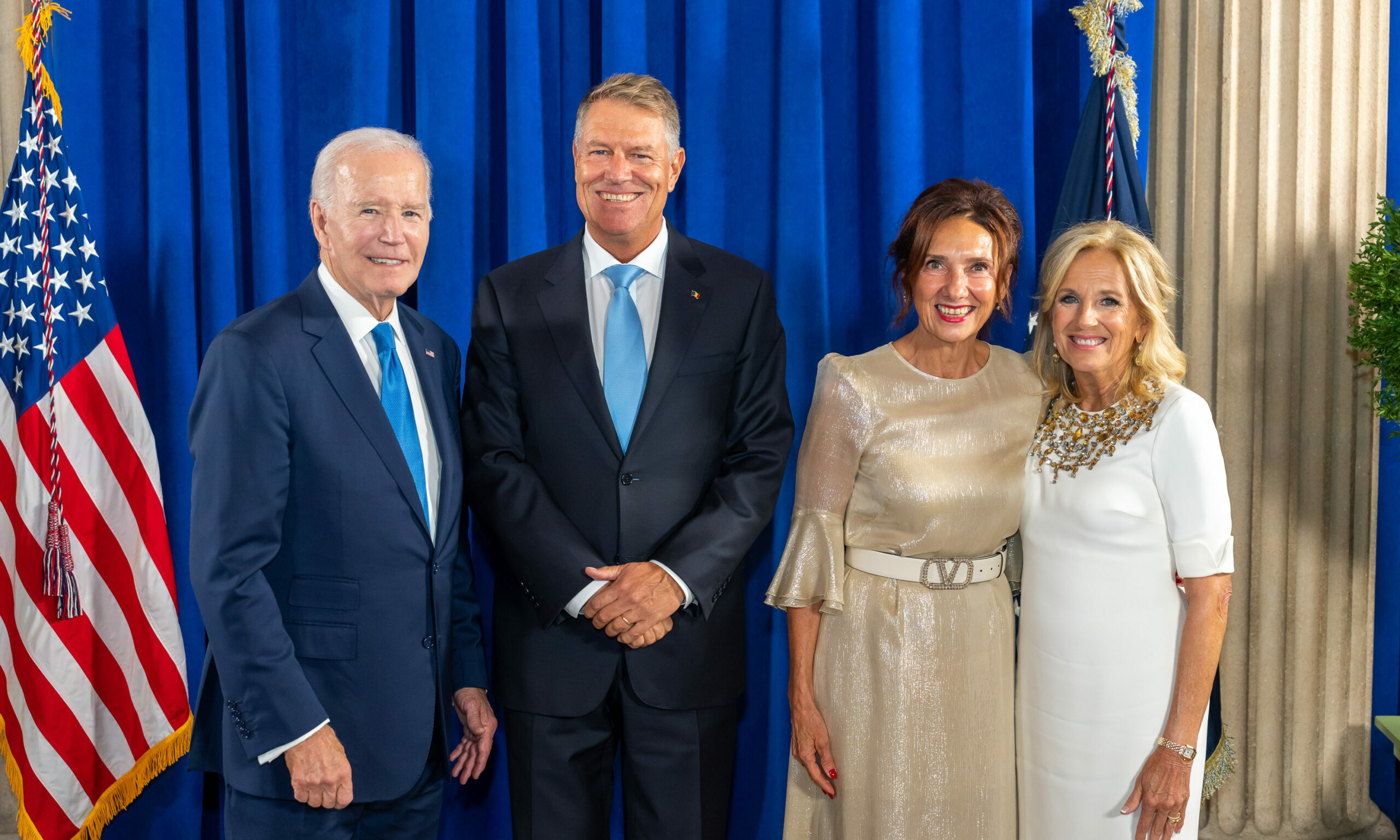 Klaus și Carmen Iohannis s-au fotografiat cu familia prezidențială a Statelor Unite, la New york