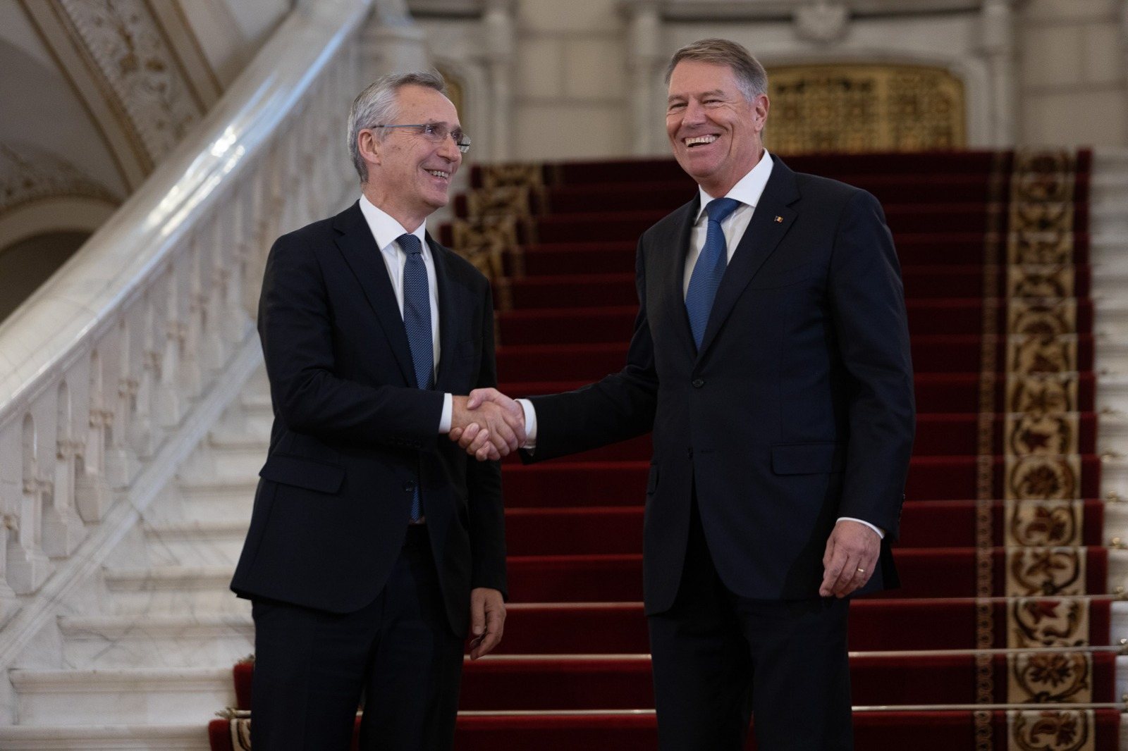 Susținere fără rezerve pentru România, promite Jens Stoltenberg. Intenția rușilor este să destabilizeze NATO, susține oficialul