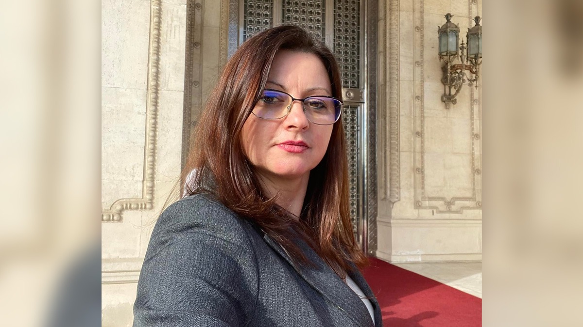 Grupul AUR din Parlament se mărește cu un nou membru. Raluca Maria Borta preia mandatul de deputat, fiind concediu de creștere a copilului Grupul AUR din Parlament se mărește cu un nou membru. Raluca Maria Borta preia mandatul de deputat, fiind concediu de creștere a copilului