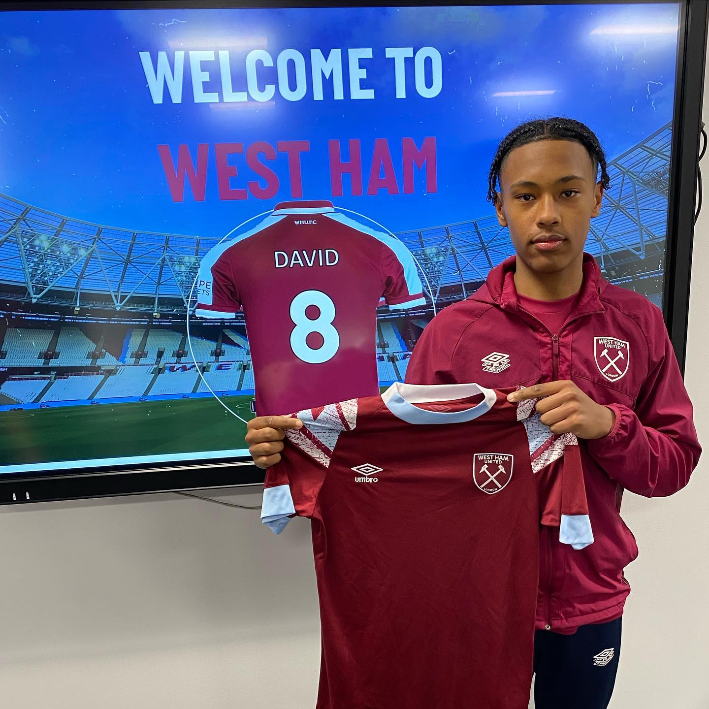 Daviid Anugo a semnat cu West Ham United