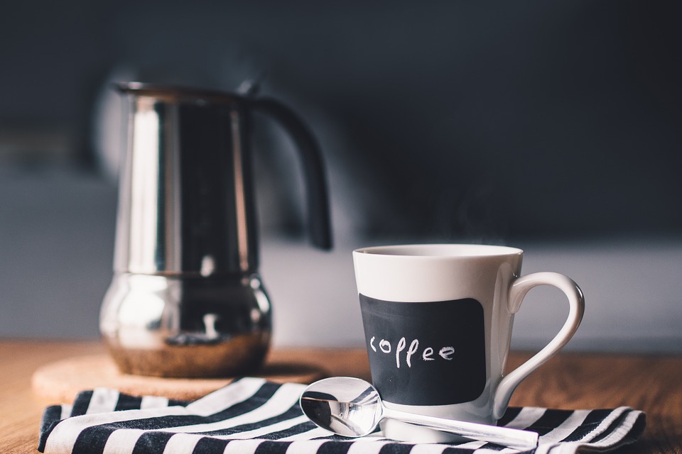 O femeie din SUA a turnat zilnic clor în cafeaua soțului O femeie din SUA a turnat zilnic clor în cafeaua soțului