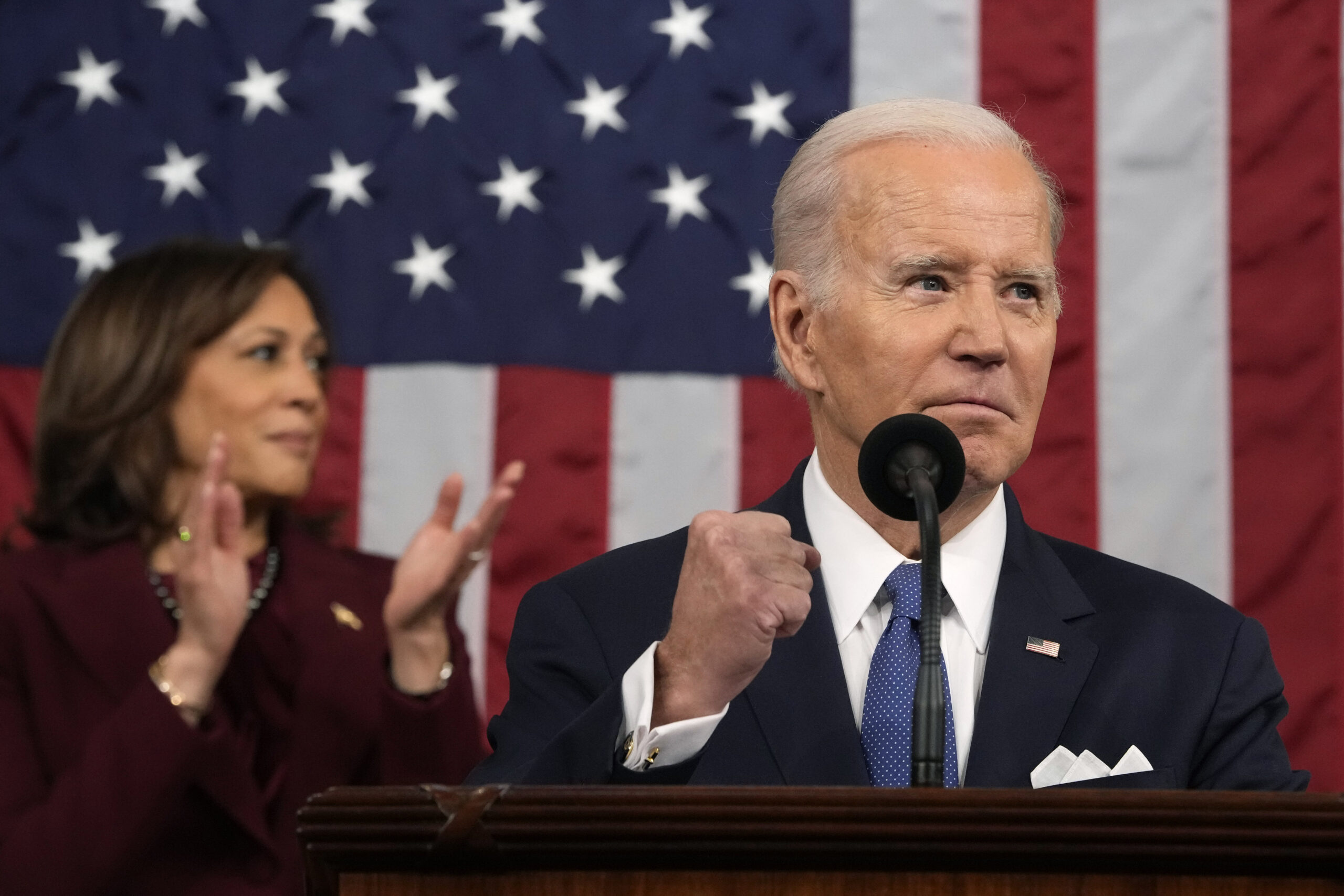 Kamala Harris dă asigurări: Joe Biden este „foarte în viață” Kamala Harris dă asigurări: Joe Biden este „foarte în viață”