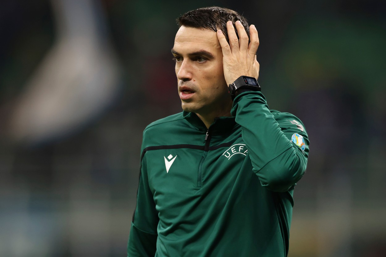 Ovidiu Hațegan e la un pas să se retragă din arbitraj! Ovidiu Hațegan e la un pas să se retragă din arbitraj!