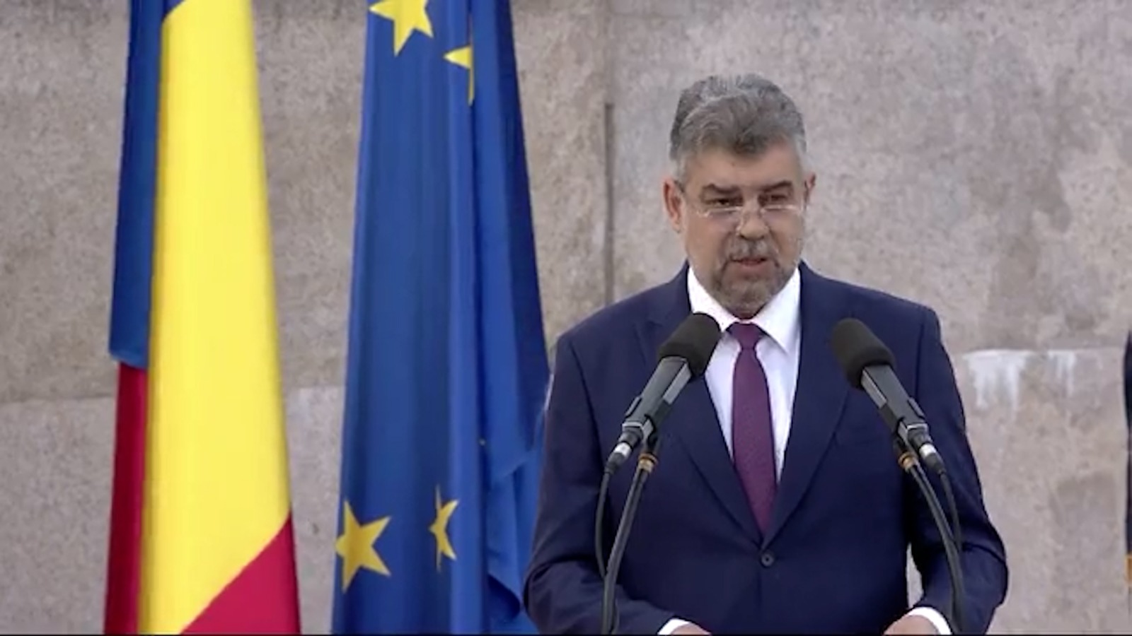 Premierul Marcel Ciolacu și-a luat angajamentul de a investi în dotările militarilor de Ziua Armatei Române