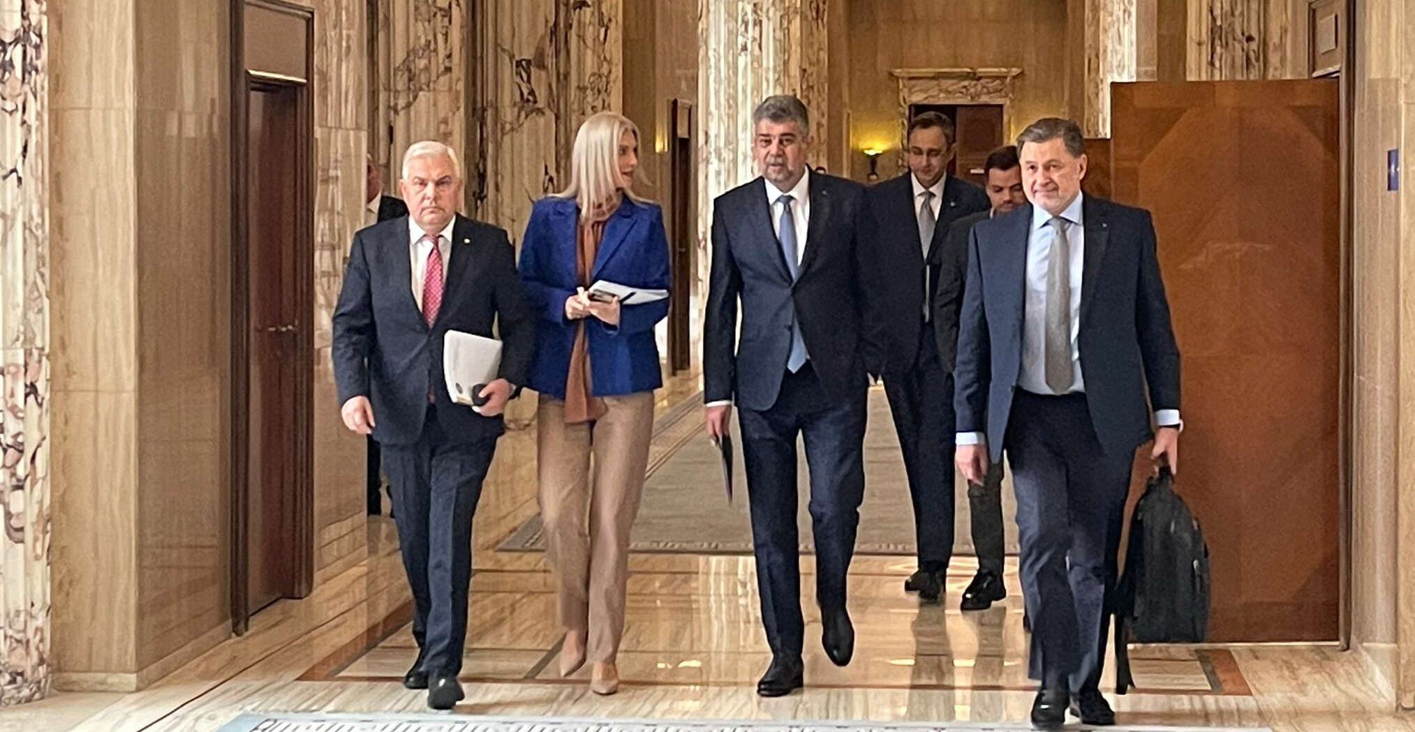 Guvernul a decis. Lista alimentelor plafonate va fi mărită de la 14 la 21 de produse. Ce alimente se vor adăuga pe lista produselor plafonate?