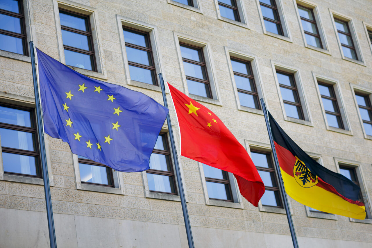 China reacționează vehement la investigația UE privind subvențiile / Beijingul avertizează că își va proteja interesele comerciale