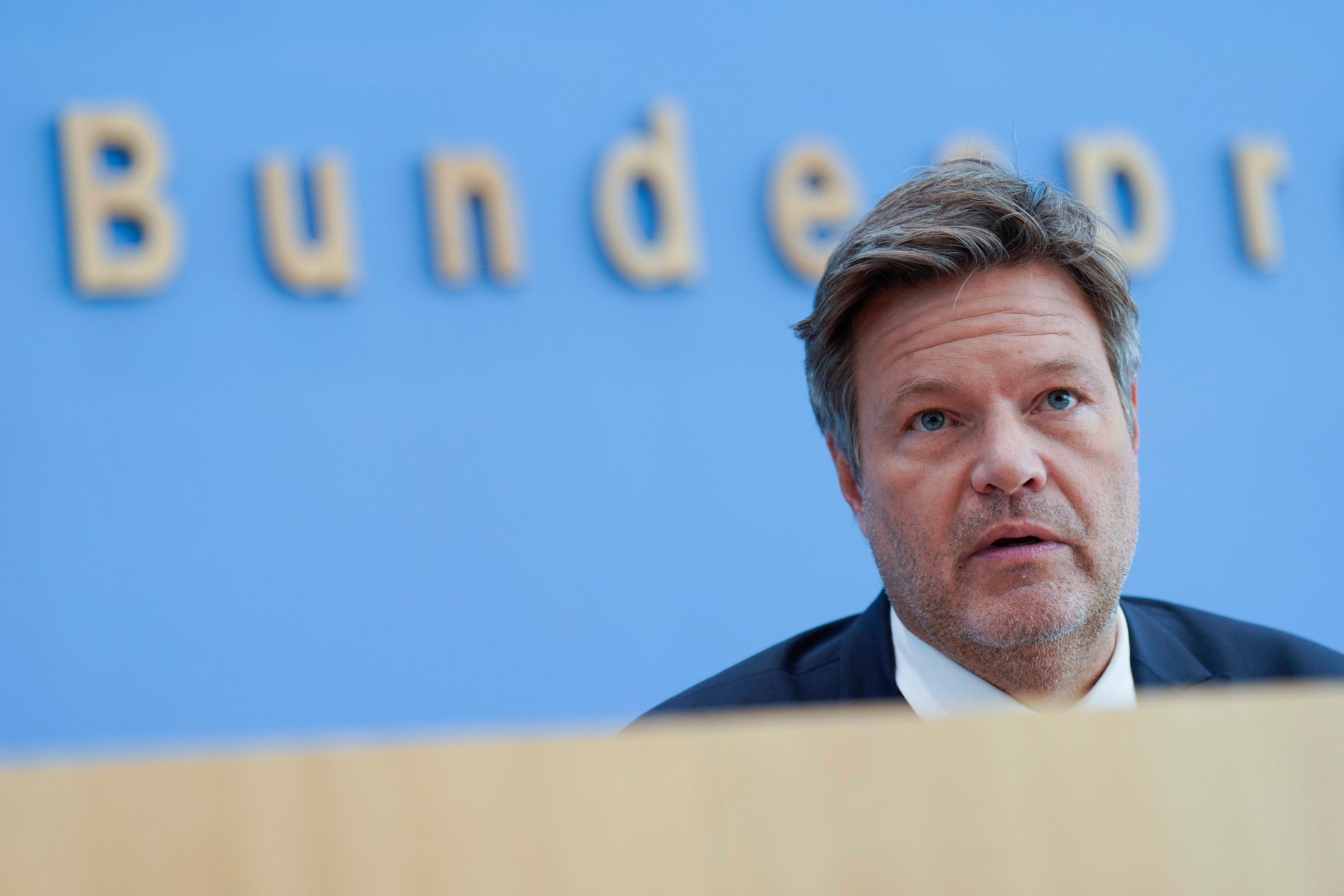 Germania speră că se va relansa în 2024, după o scădere economică estimată la 0,4% anul acesta, generată de reducerea consumului din cauza crizelor