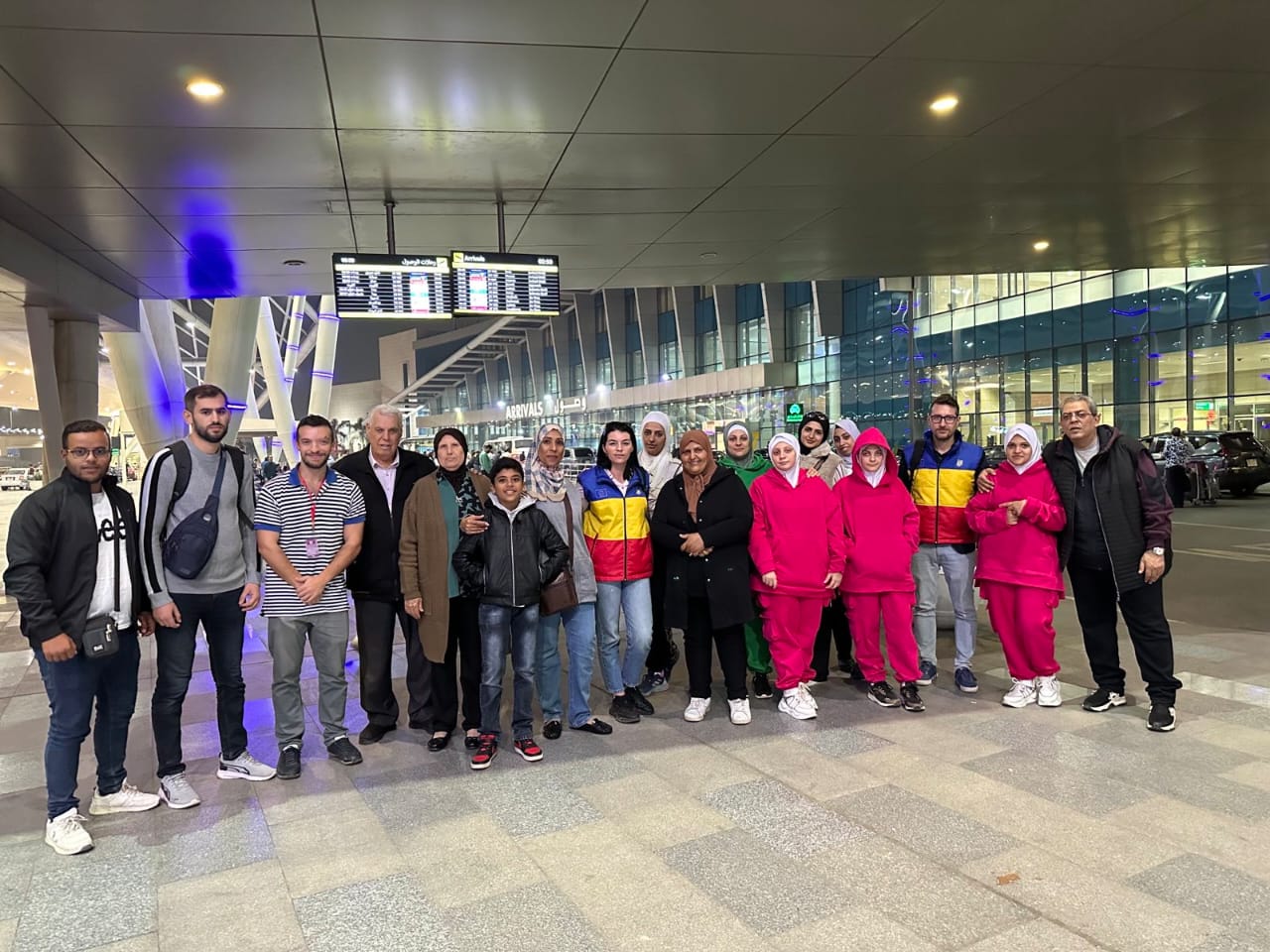 Alți 16 români și membrii ai familiilor lor au fost evacuați din infernul din Gaza/ 237 de români și familiile au fost evacuați până acum