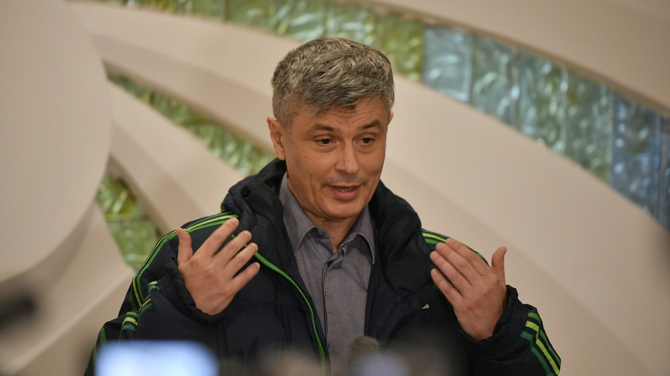 Un lider PNL a găsit mesajul anti-PSD pentru campanie: Un partid care înfige cuțitul pe la spate nu e onest