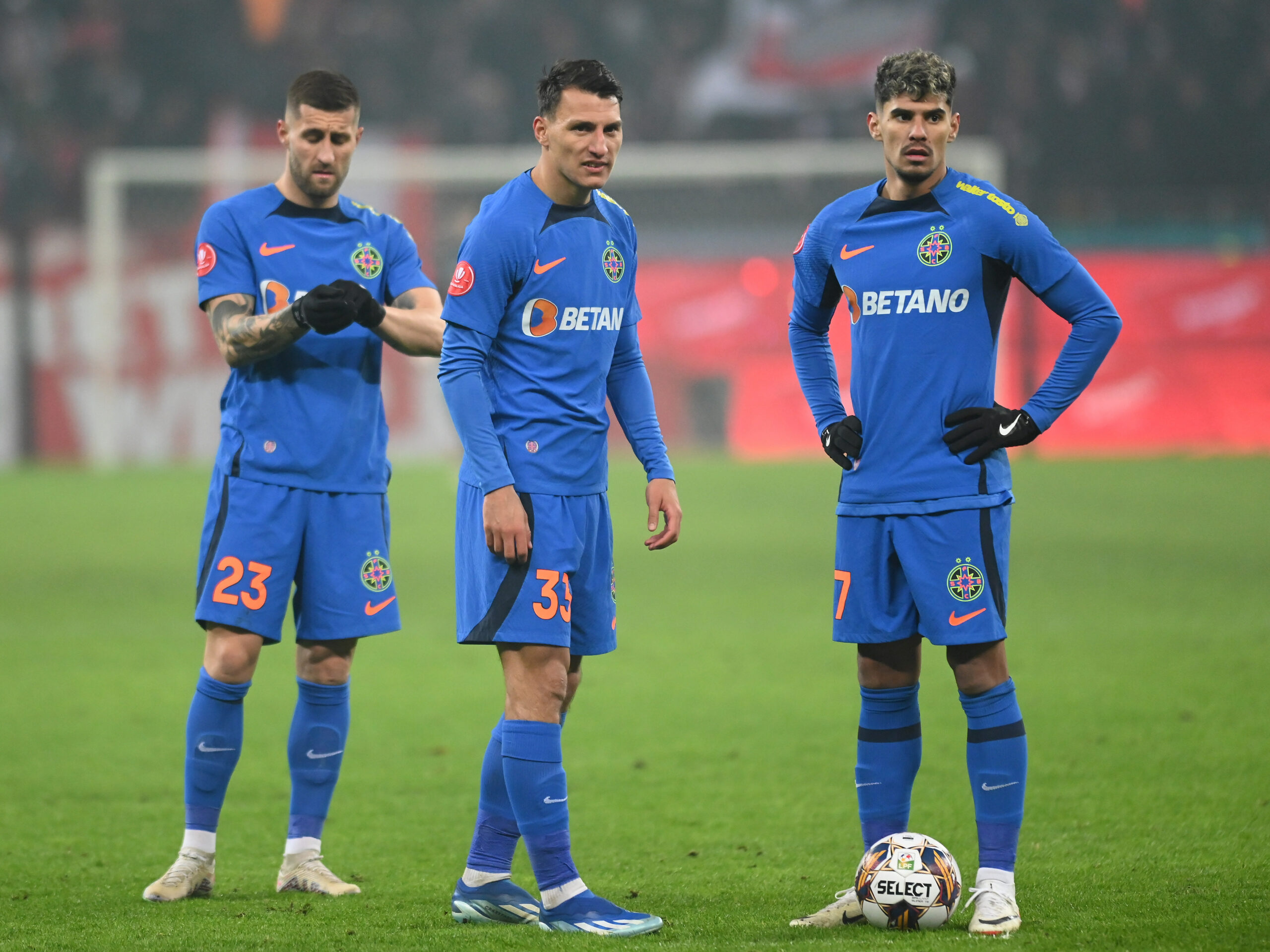 Ce s-a întâmplat în vestiarul FCSB! Florinel Coman a intrat peste colegii săi și a transmis un mesaj incredibil Ce s-a întâmplat în vestiarul FCSB! Florinel Coman a intrat peste colegii săi și a transmis un mesaj incredibil
