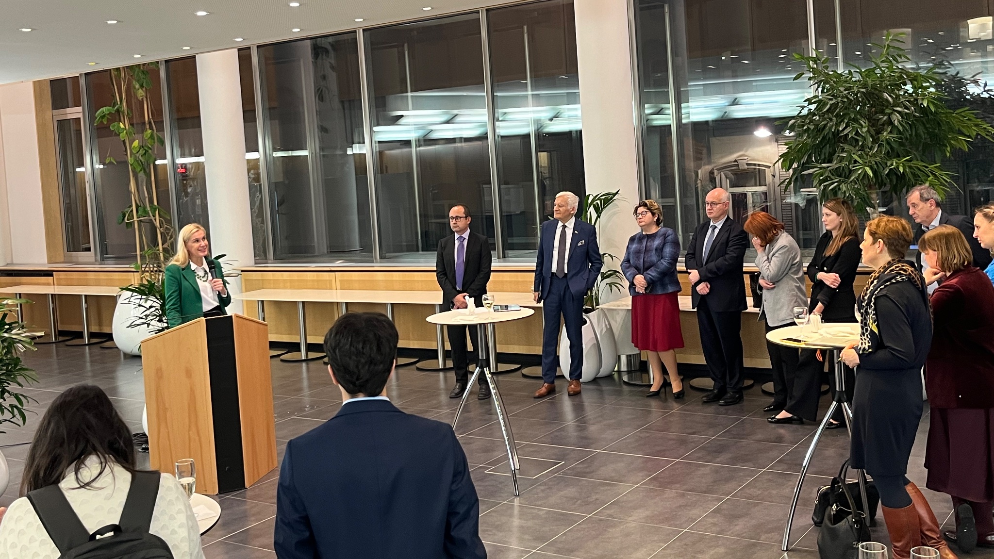 „Împreună putem construi un sistem energetic curat, sigur și accesibil” „Împreună putem construi un sistem energetic curat, sigur și accesibil”