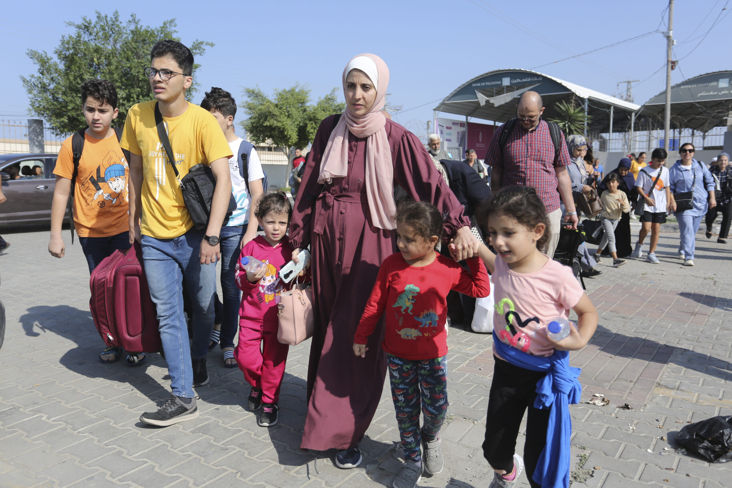 101 români vor fi evacuaţi 101 români vor fi evacuaţi