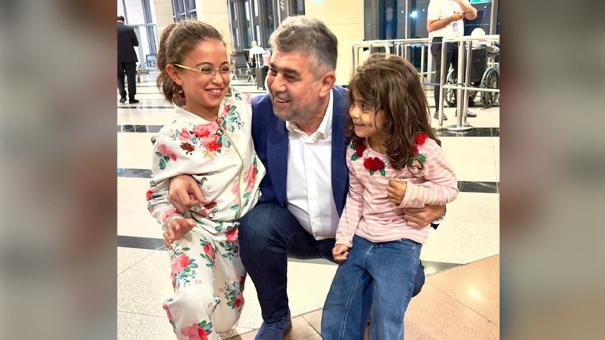 Marcel Ciolacu îi aduce la București pe românii din Fâșia Gaza și pe familiile acestora / „În seara asta, vor dormi în siguranță” Marcel Ciolacu îi aduce la București pe românii din Fâșia Gaza și pe familiile acestora / „În seara asta, vor dormi în siguranță”
