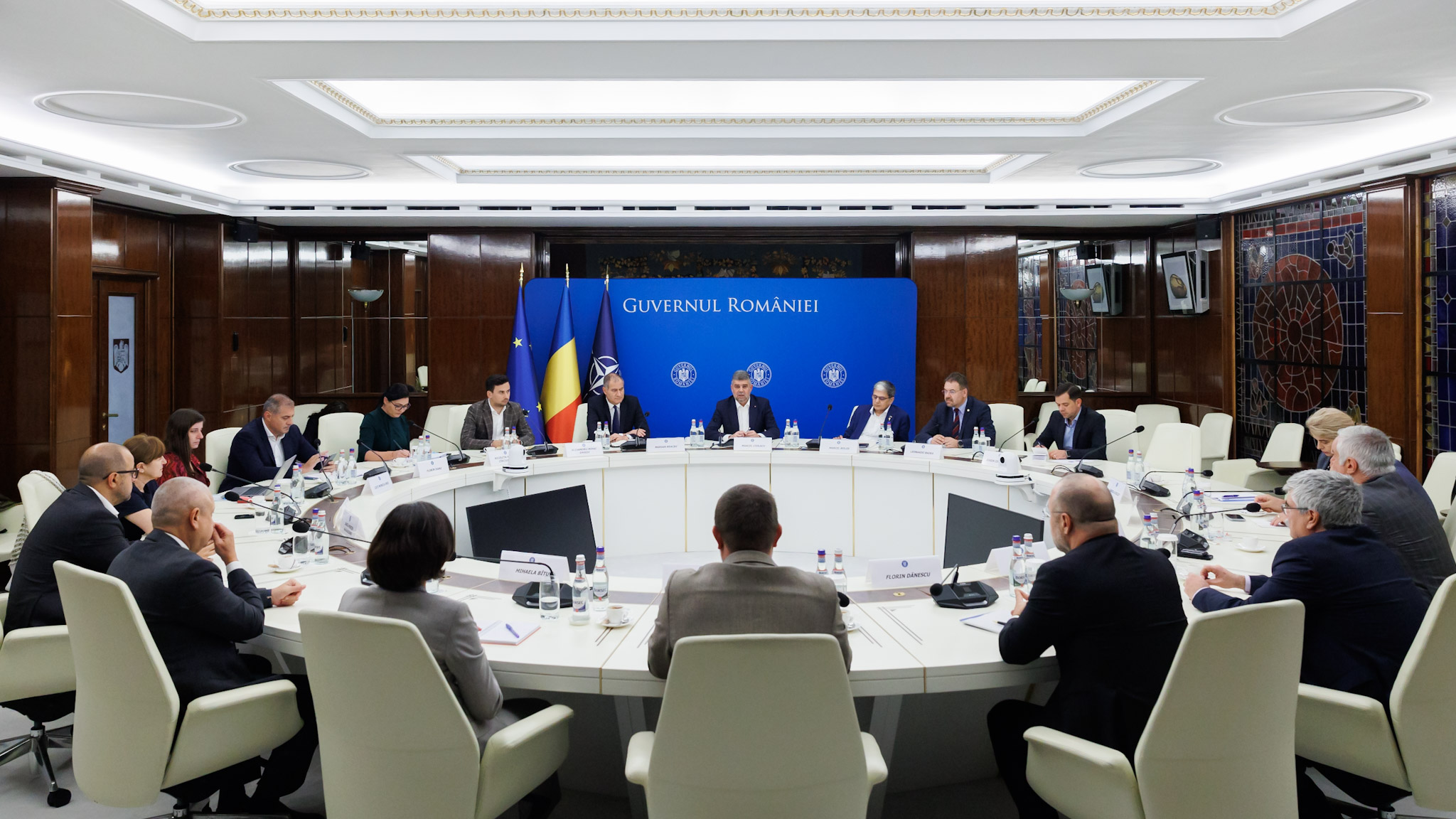 Marcel Ciolacu s-a înțeles cu băncile / Comisioanele nu vor fi majorate Marcel Ciolacu s-a înțeles cu băncile / Comisioanele nu vor fi majorate