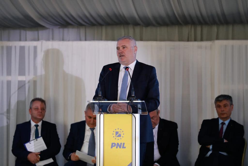 PNL Olt, cea mai recentă filială dinamitată de vicepreședintele regional Gigel Ştirbu, după Gorj şi Mehedinţi. Liberalii trec în barca PSD