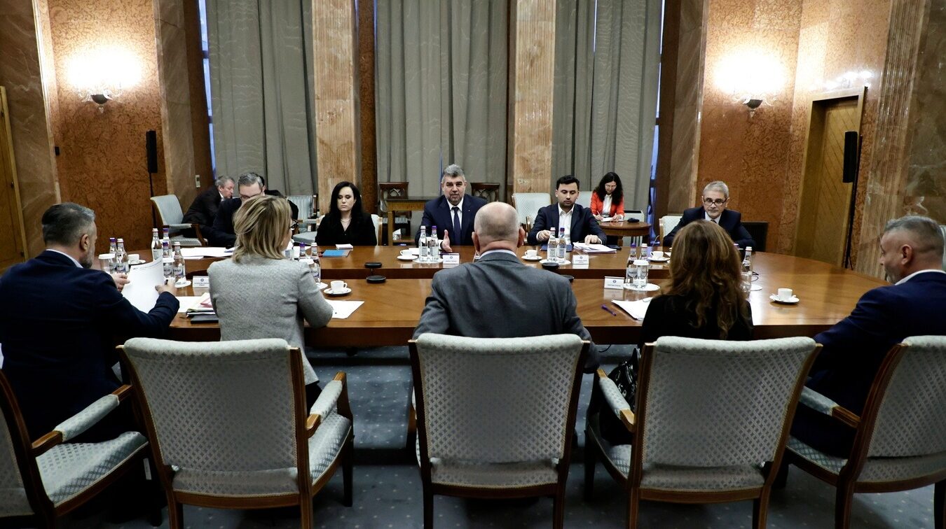 PROIECT. Crește salariul brut cu 2.170 lei, pentru aproape 8.000 de posturi / Care este impactul bugetar PROIECT. Crește salariul brut cu 2.170 lei, pentru aproape 8.000 de posturi / Care este impactul bugetar
