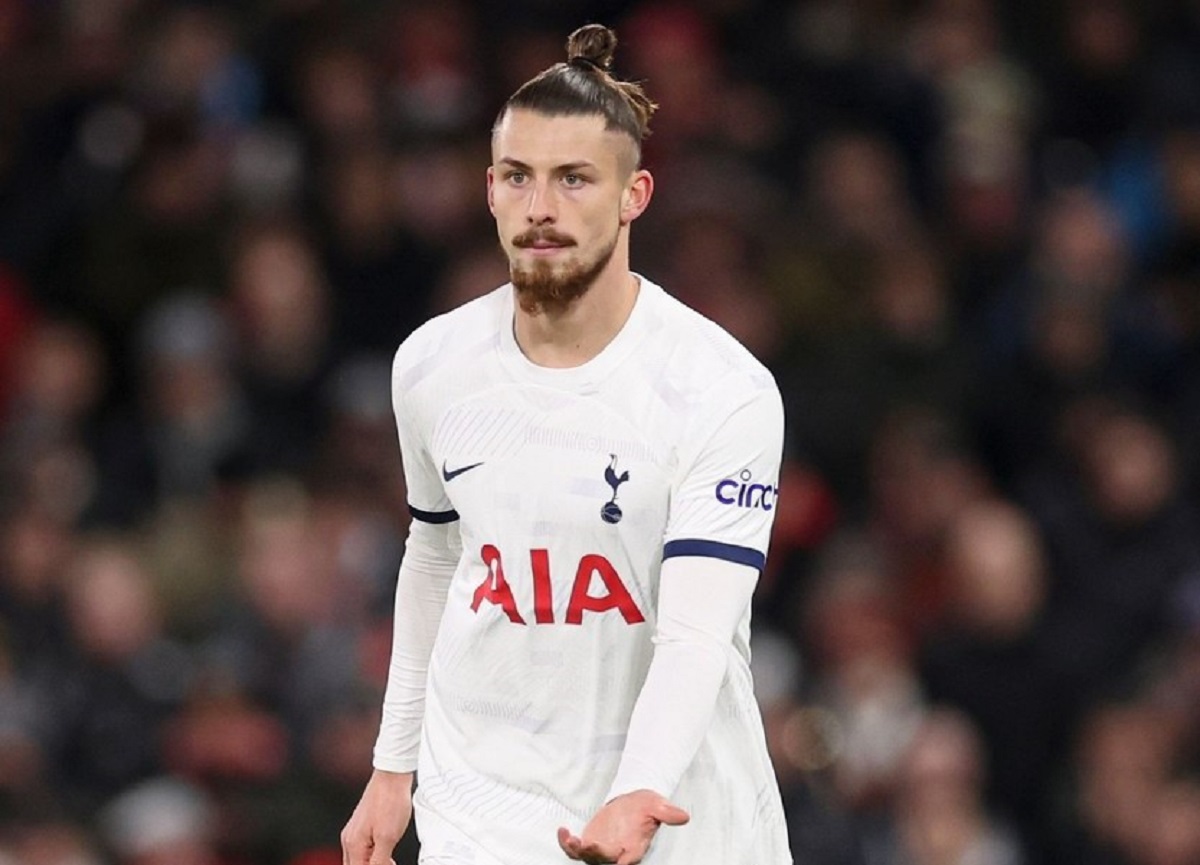 Singurul mod prin care Radu Drăgușin ar putea să se adapteze la Tottenham