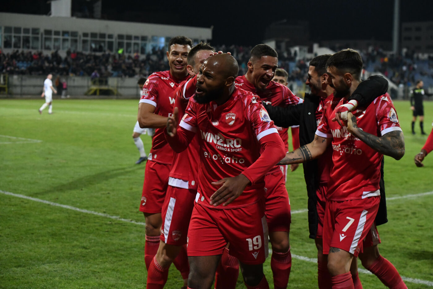 Dinamo continuă transferurile importante! Vine un atacant de top Dinamo continuă transferurile importante! Vine un atacant de top