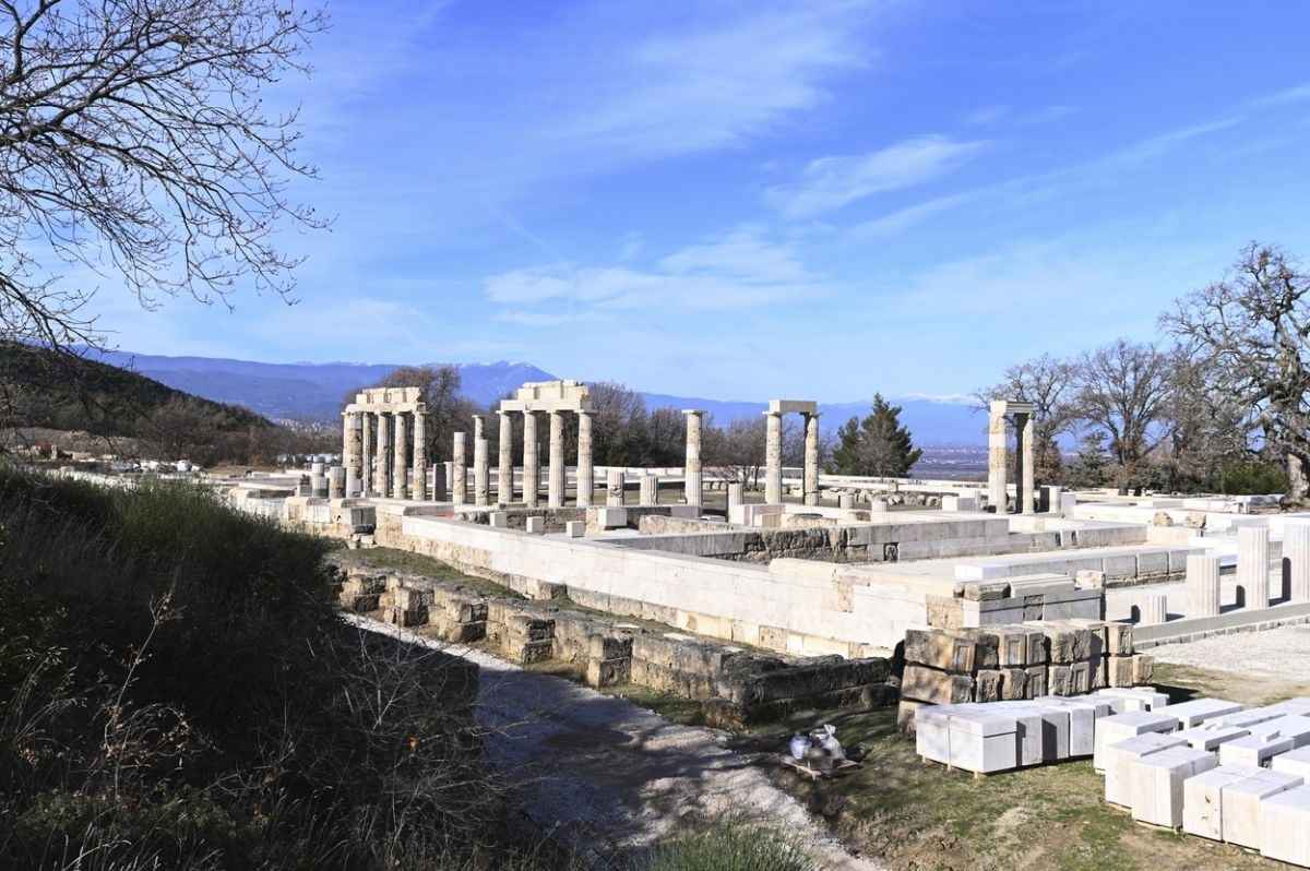 Grecia Redeschide, După 16 Ani De Lucrări De Restaurare, Palatul în Care Alexandru Cel Mare A Fost încoronat în Urmă Cu Peste Două Milenii
