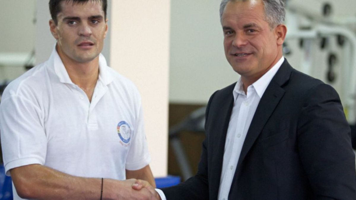 Fiul oligarhului Plahotniuc și fostul deputat democrat, Constantin Țuțu, și-au schimbat numele în România Fiul oligarhului Plahotniuc și fostul deputat democrat, Constantin Țuțu, și-au schimbat numele în România
