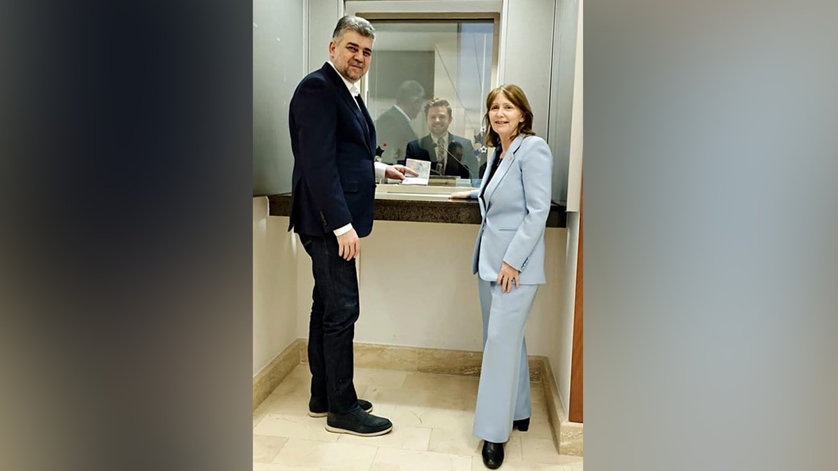 Marcel Ciolacu a mers cu ambasadorul SUA să-și ia viză pentru America / „Mă bucur să văd cum premierul își reînnoiește viza”