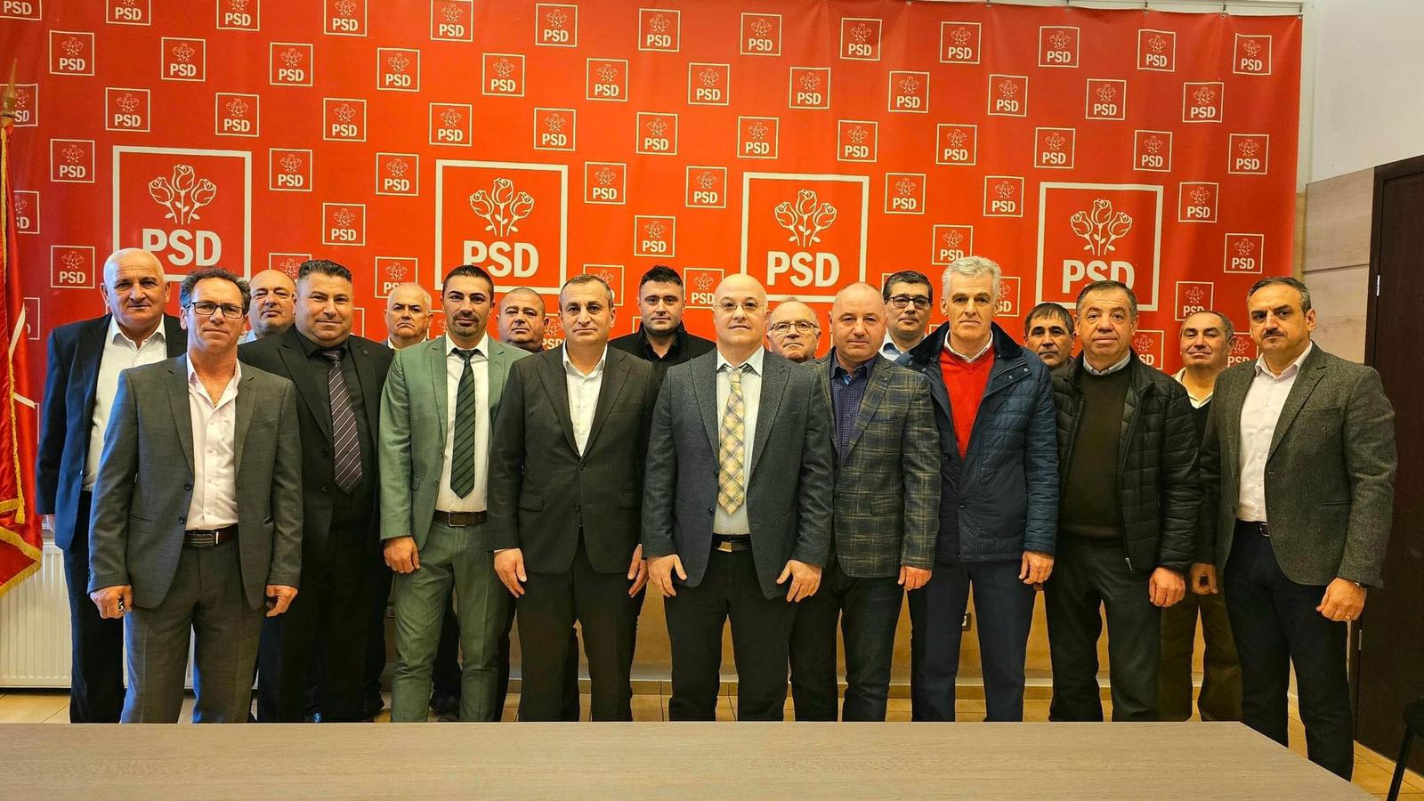 Lovitură pentru PNL OLT. Un nou lot de primari, viceprimari și consilieri locali au trecut la PSD