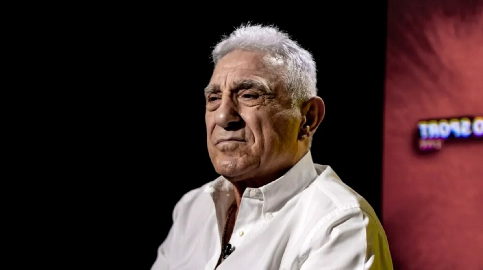 Giovanni Becali, dezvăluiri incendiare despre barurile unde fotbaliștii organizau adevărate dezmățuri cu alcool și femei, pe vremea lui Nicolae Ceaușescu! „Îmi aduc aminte de toate balerinele alea! Erau neveste care treceau pe la trei, patru jucători, le schimbau”. VIDEO Giovanni Becali, dezvăluiri incendiare despre barurile unde fotbaliștii organizau adevărate dezmățuri cu alcool și femei, pe vremea lui Nicolae Ceaușescu! „Îmi aduc aminte de toate balerinele alea! Erau neveste care treceau pe la trei, patru jucători, le schimbau”. VIDEO