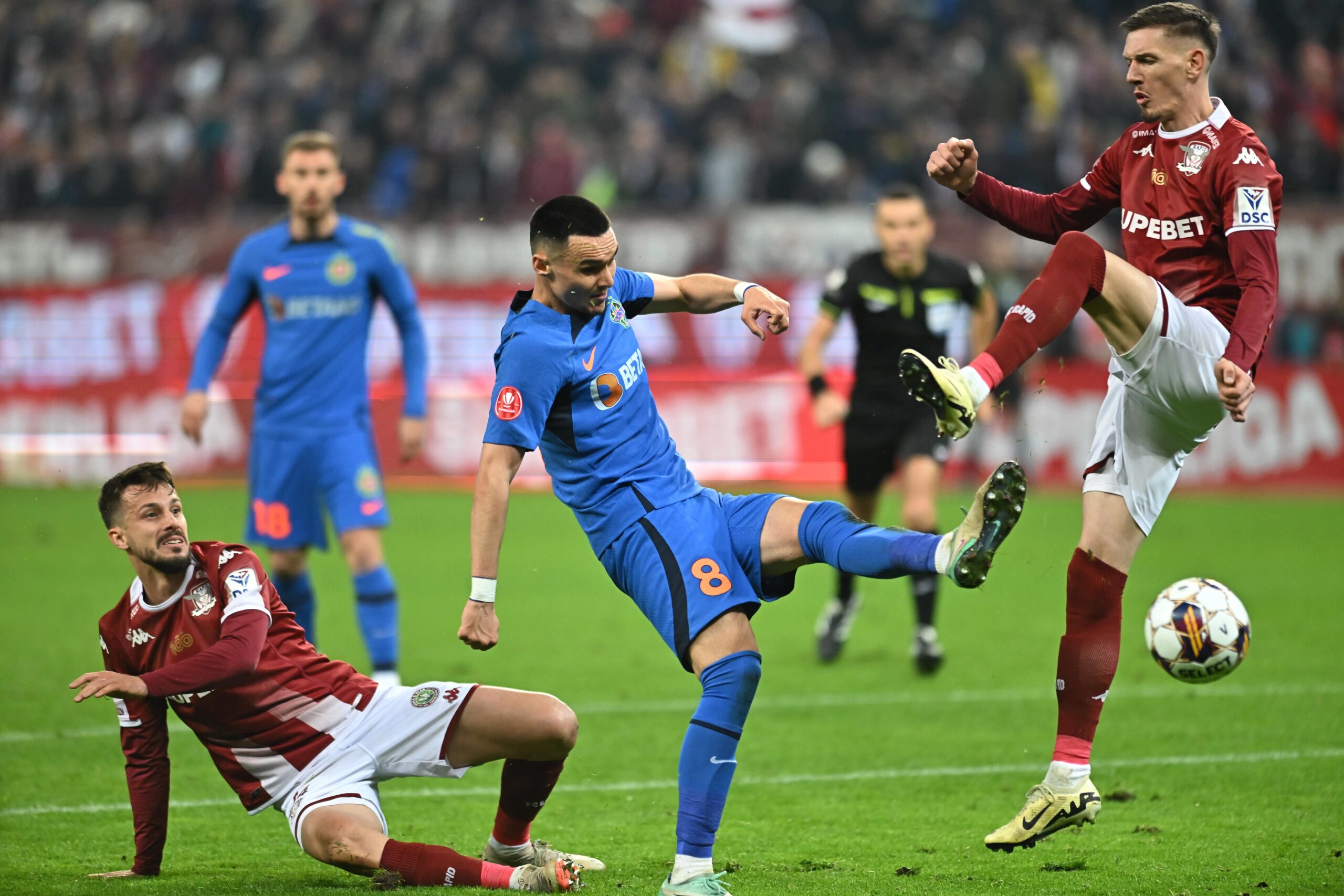 Arbitrul de la Jocurile Olimpice din Paris va arbitra derby-ul Superligii dintre FCSB și Universitatea Craiova! Arbitrul de la Jocurile Olimpice din Paris va arbitra derby-ul Superligii dintre FCSB și Universitatea Craiova!