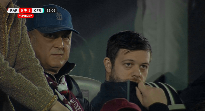 Imaginile disperării! Dan Șucu și Victor Angelescu, monumente de deznădejde după ce CFR Cluj a zdrobit Rapid chiar în Giulești Imaginile disperării! Dan Șucu și Victor Angelescu, monumente de deznădejde după ce CFR Cluj a zdrobit Rapid chiar în Giulești