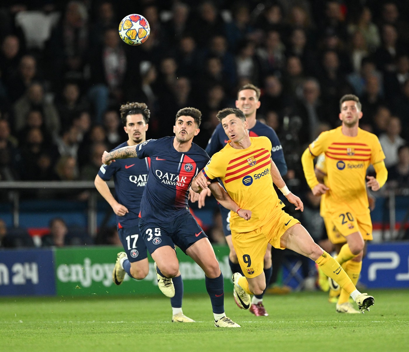 🚨 Rezultatele serii în sferturile de finală UEFA Champions League. Barcelona dă lovitura la Paris, în timp ce Atletico Madrid o învinge pe Borussia Dortmund și e la un pas distanță de semifinale