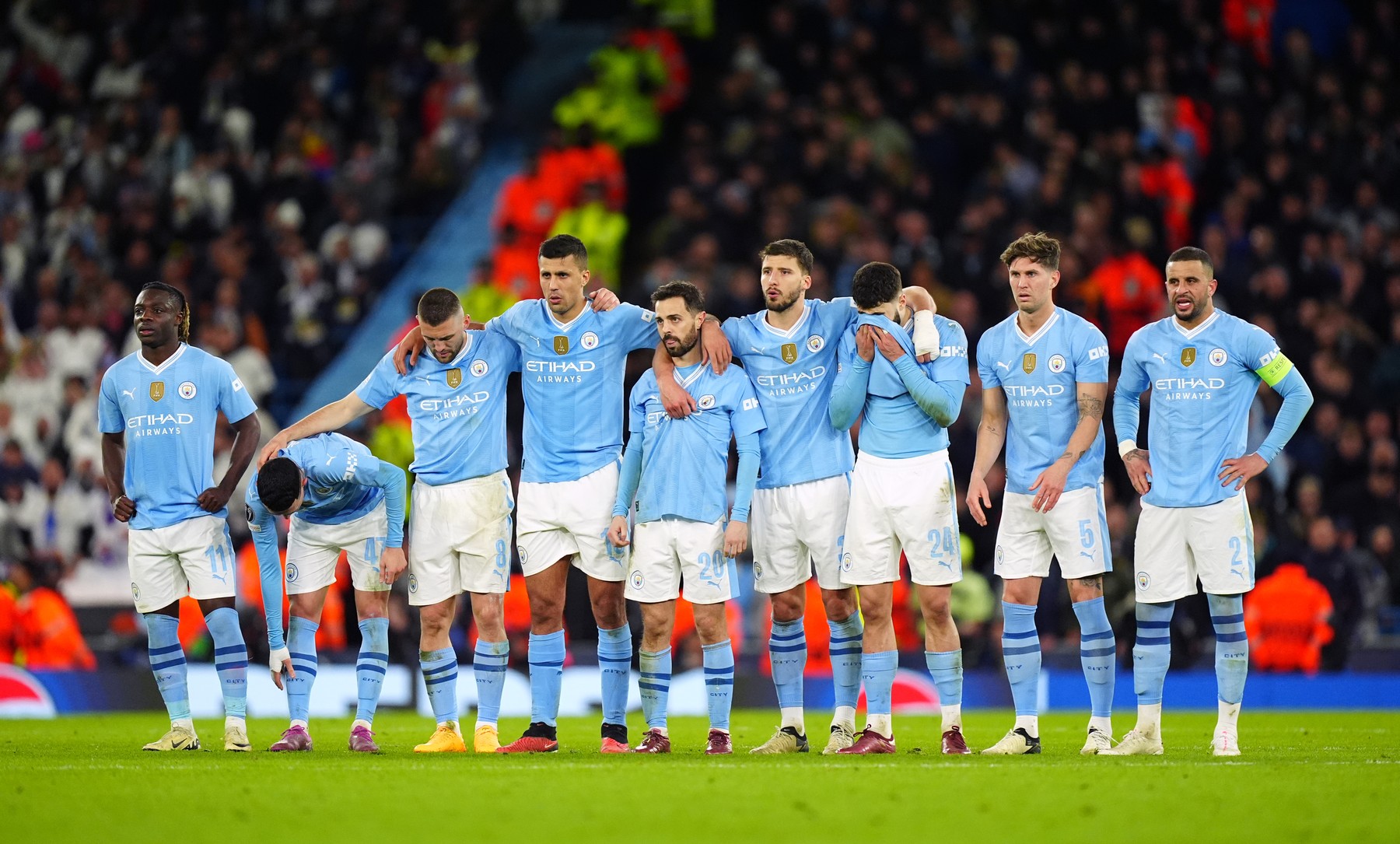 Fotbalistul lui Manchester City își urlă frustrarea după ce Real Madrid a eliminat echipa lui Guardiola la loviturile de departajare