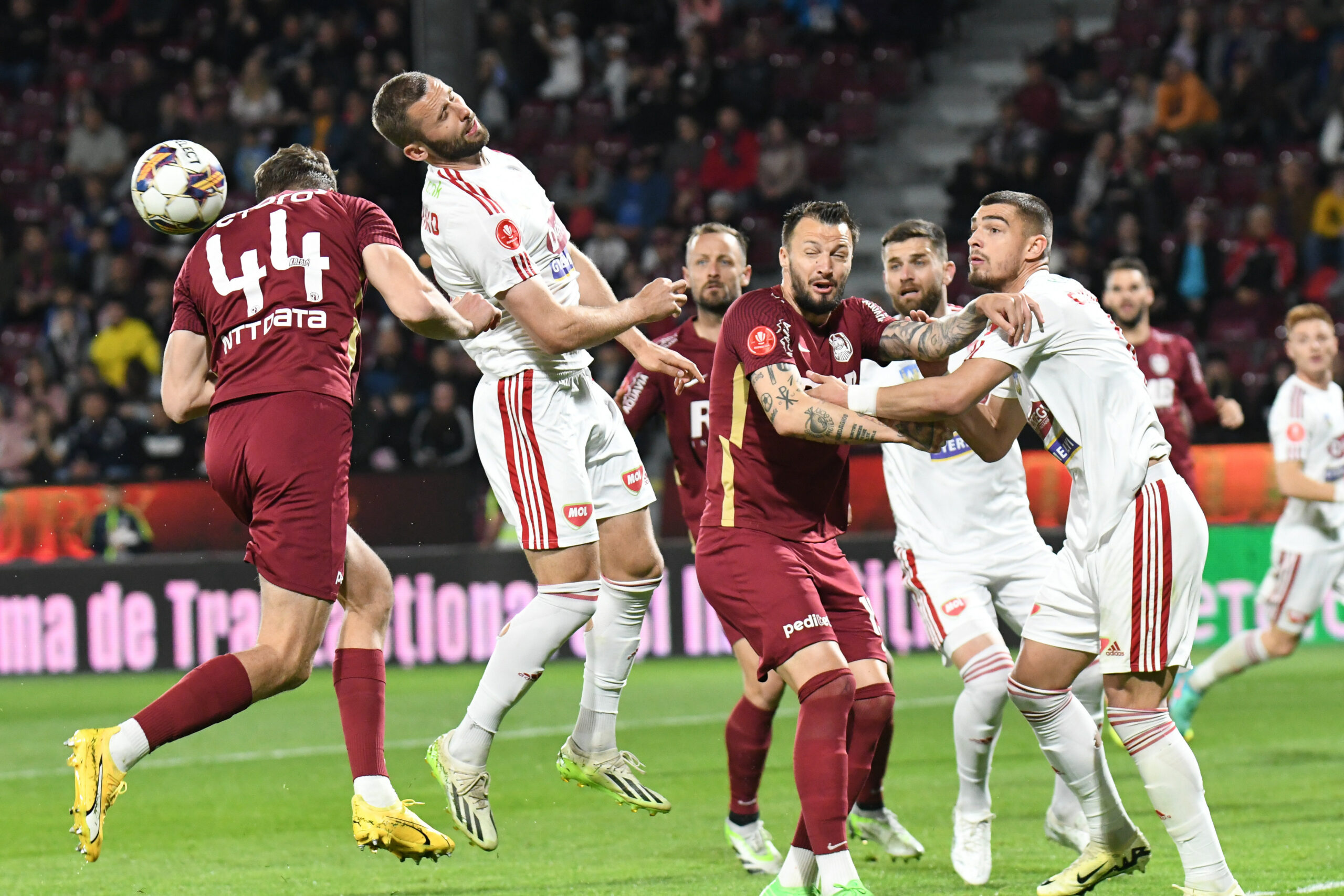 Dan Petrescu face primul transfer bombă la CFR Cluj şi îi dă o lovitură cruntă lui Gigi Becali!