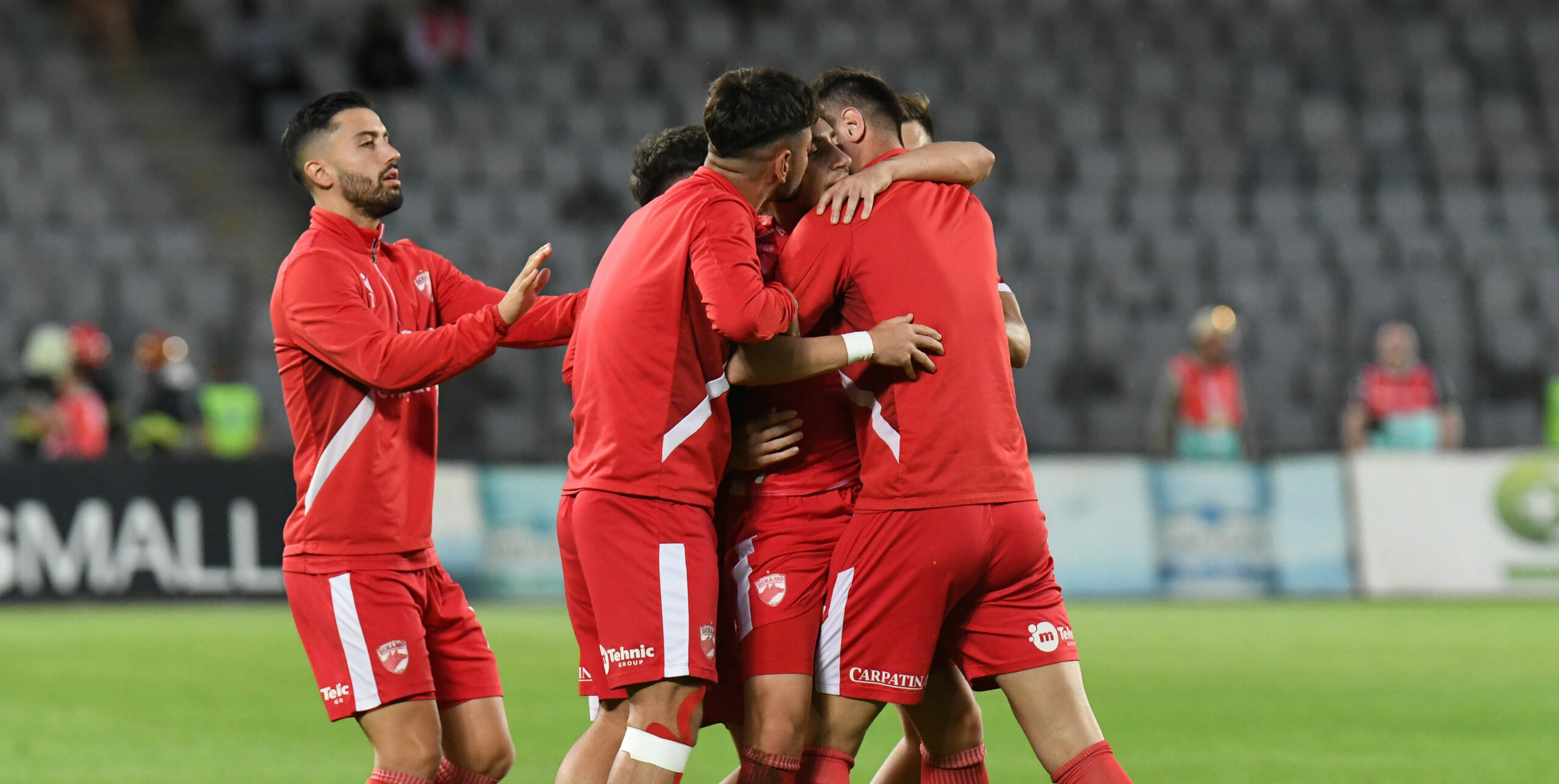 Dezvăluiri explozive din vestiarul lui Dinamo pe care le face unul dintre sponsorii echipei! Un fotbalist a făcut o revoltă prin care Zeljko Kopic să fie dat afară: „A fost un puci de la un jucător supărat” Dezvăluiri explozive din vestiarul lui Dinamo pe care le face unul dintre sponsorii echipei! Un fotbalist a făcut o revoltă prin care Zeljko Kopic să fie dat afară: „A fost un puci de la un jucător supărat”