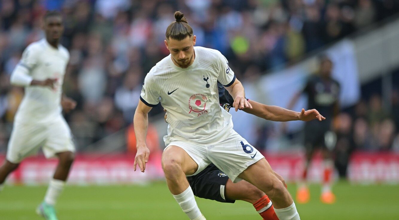 Radu Drăgușin pare că e „transfer listed” la Tottenham, după ultimele informații din presa engleză