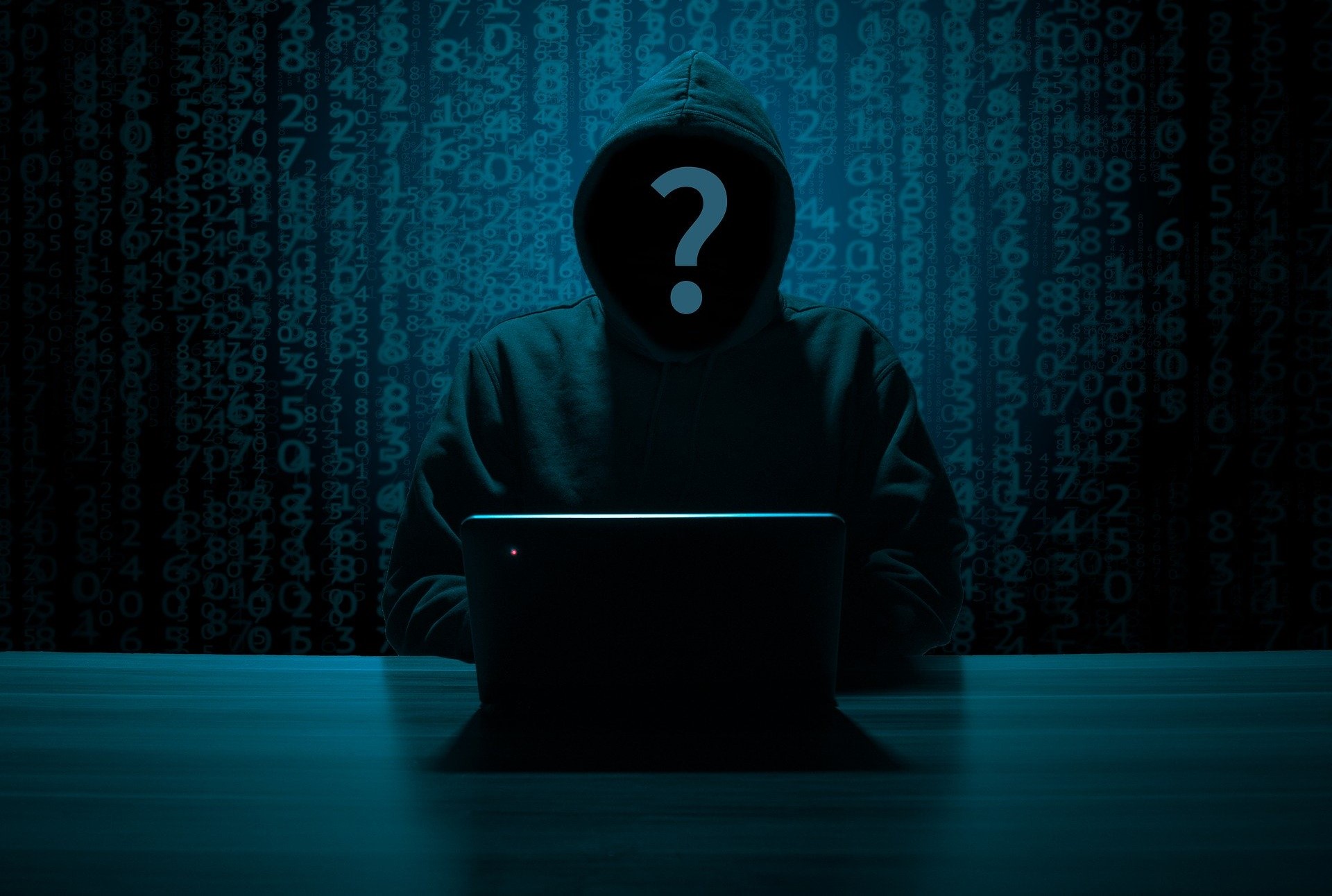 Fotbalistul de 29 de ani, arestat în București, după ce a devenit hacker și a „prăduit” 10.000.000 de euro!