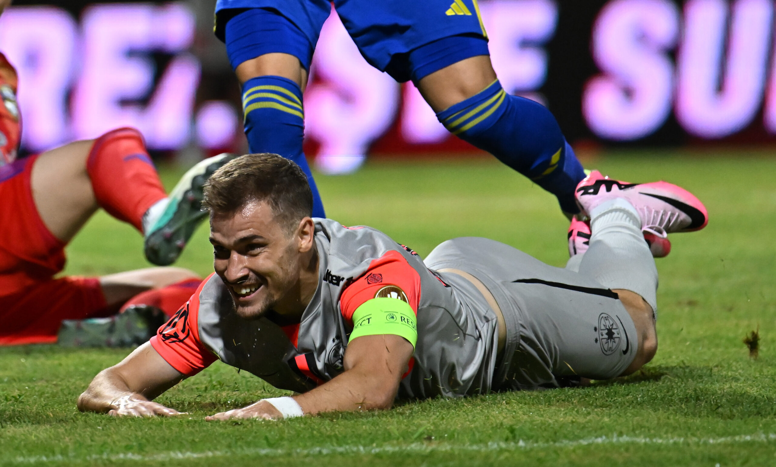Doi foști fotbaliști ai Stelei au dat verdictul despre faza penalty-ului controversat din Slobozia Doi foști fotbaliști ai Stelei au dat verdictul despre faza penalty-ului controversat din Slobozia
