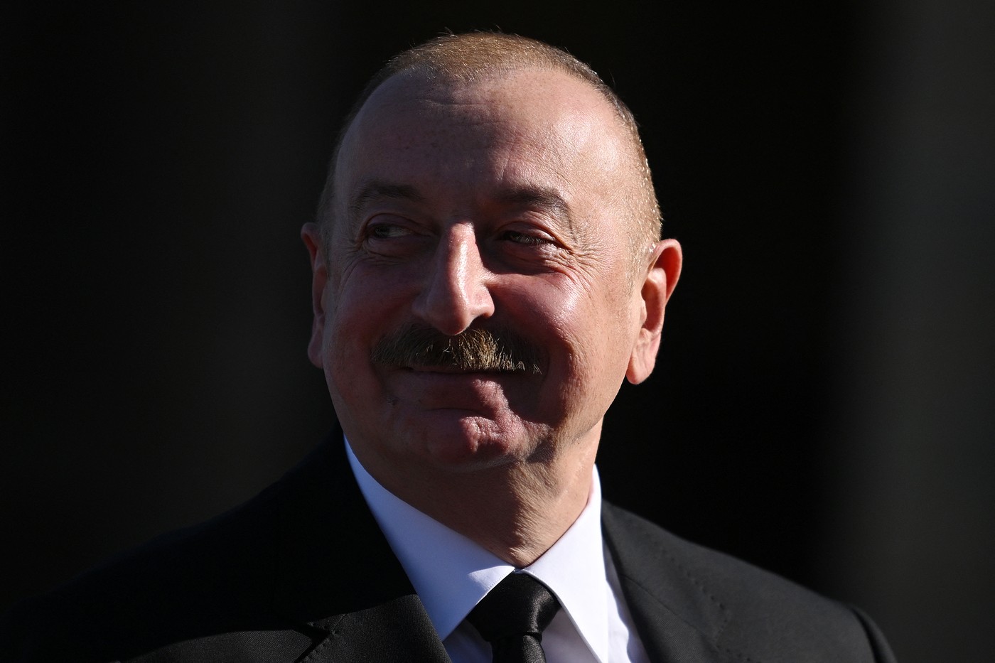 Aliyev promite să susțină lupta teritoriilor franceze pentru independență. De la ce a pornit totul Aliyev promite să susțină lupta teritoriilor franceze pentru independență. De la ce a pornit totul