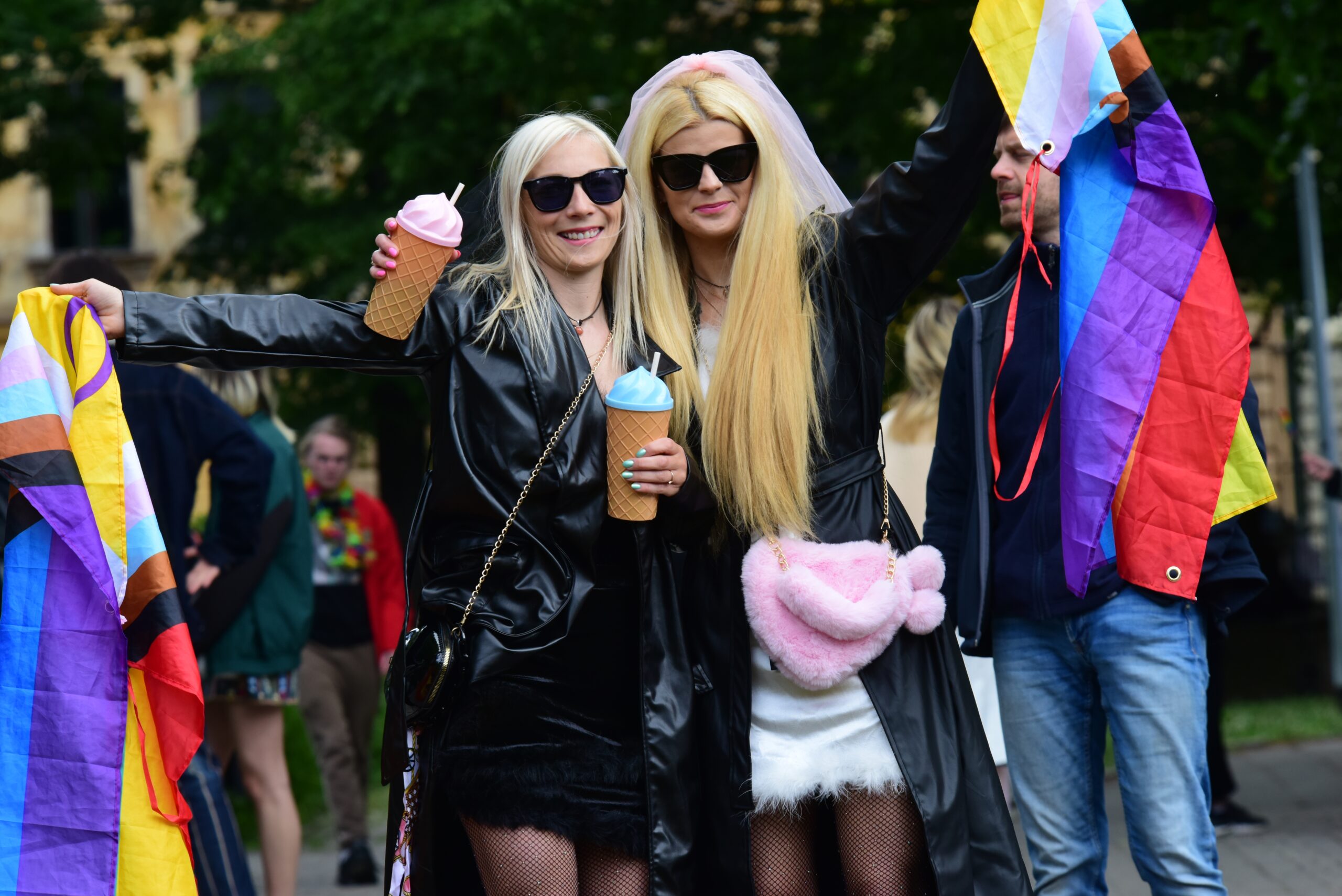 Letonia legalizează căsătoriile gay. Au mai rămas cinci țări în UE Letonia legalizează căsătoriile gay. Au mai rămas cinci țări în UE