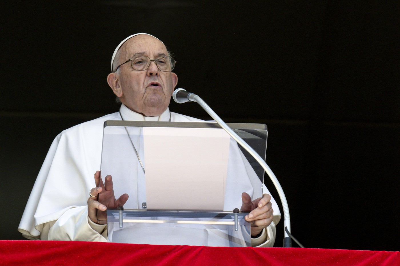Papa Francisc, atac la adresa candidaților americani la președinția SUA, Donald Trump și Kamala Harris. „Amândoi sunt împotriva vieții”