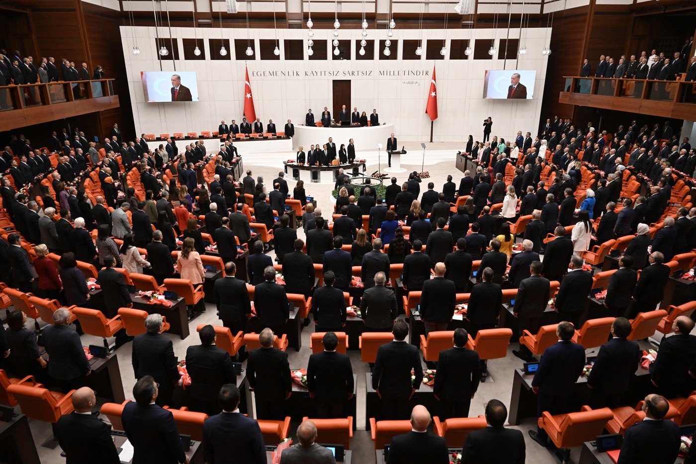 Parlamentarii turci discută problema Orientului Mijlociu cu ușile închise. Președintele Erdogan a sugerat că Israelul este pregătit să INVADEZE Turcia