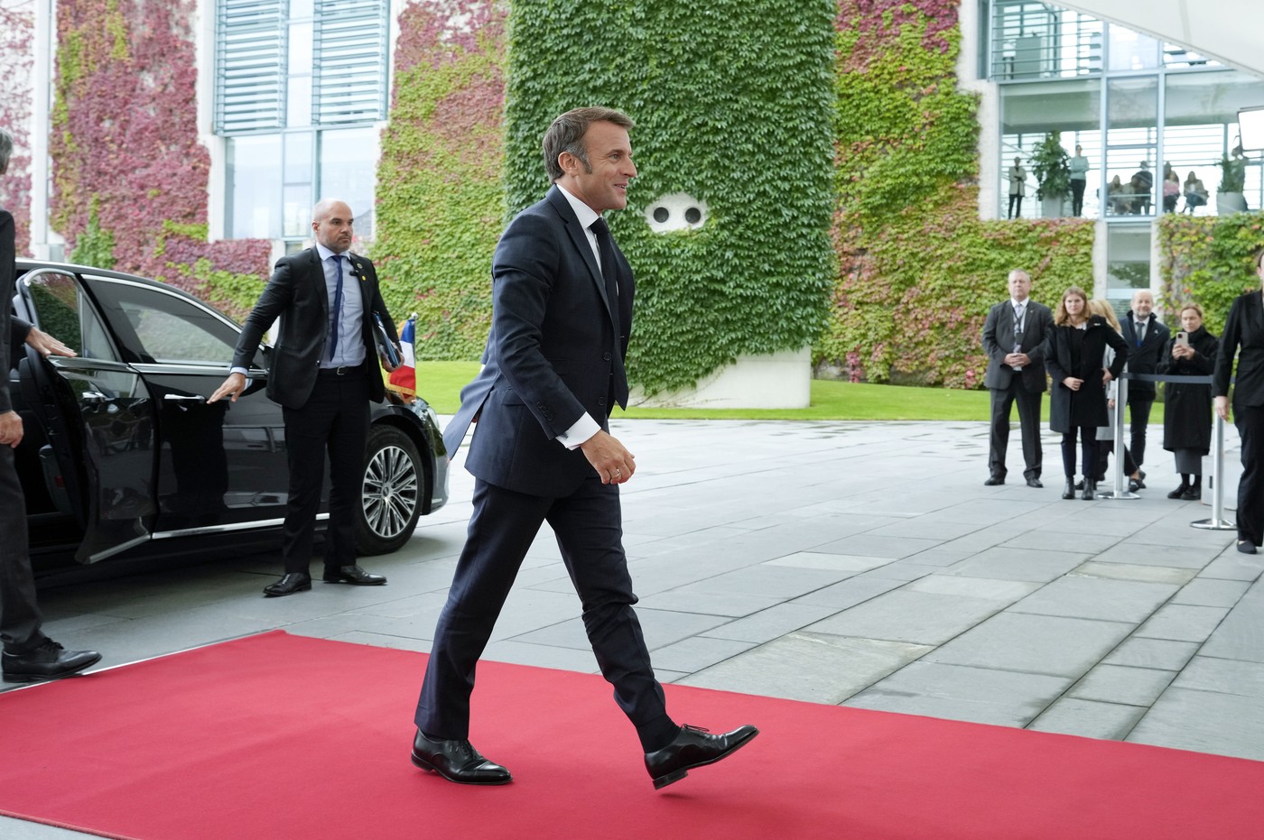 Macron avertizează că UE se confruntă cu probleme STRUCTURALE, fiind devansată de SUA și China /„Fostul nostru model s-a încheiat”
