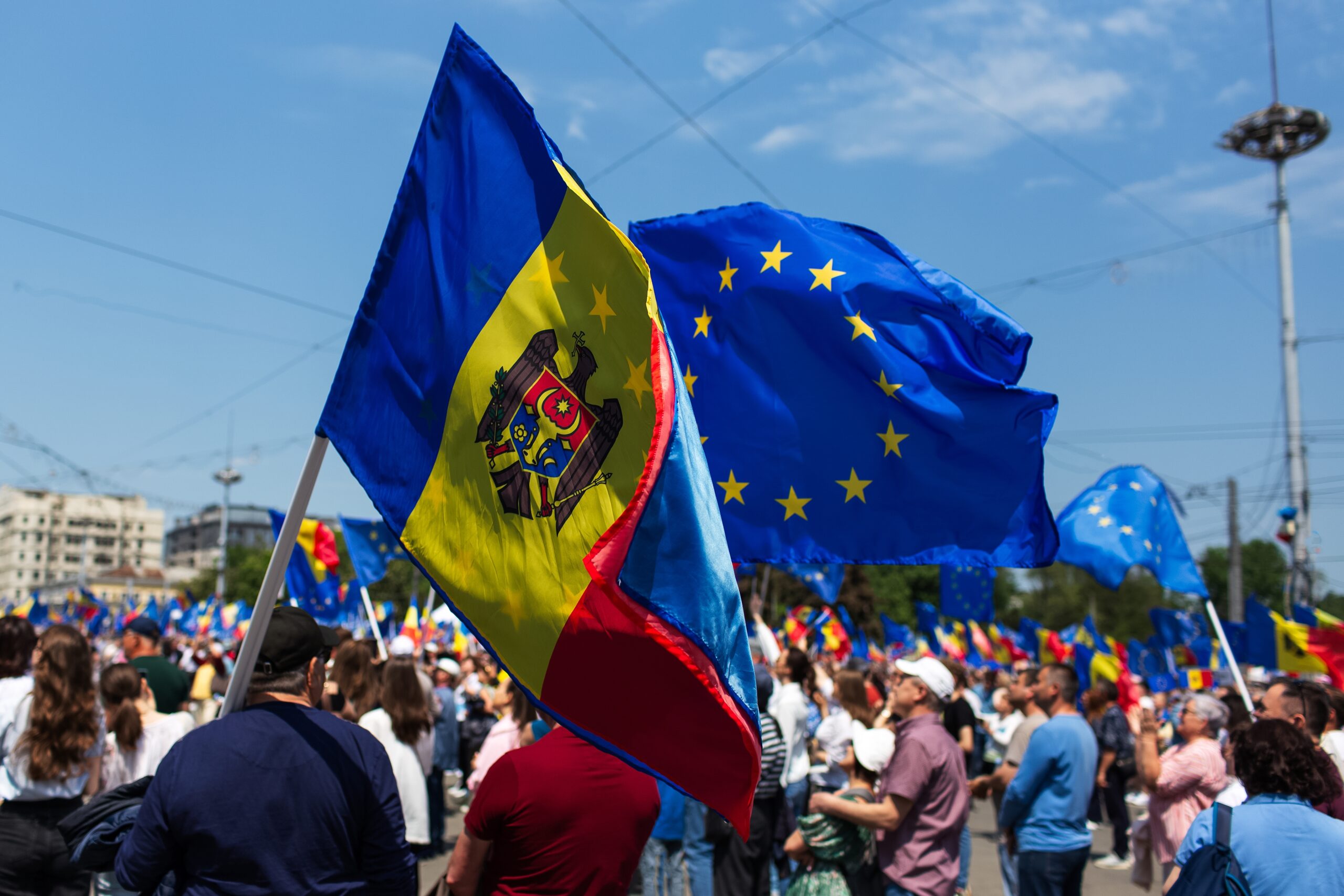 Republica Moldova votează pentru aderarea la UE. Pragul validării referendumului a fost depășit