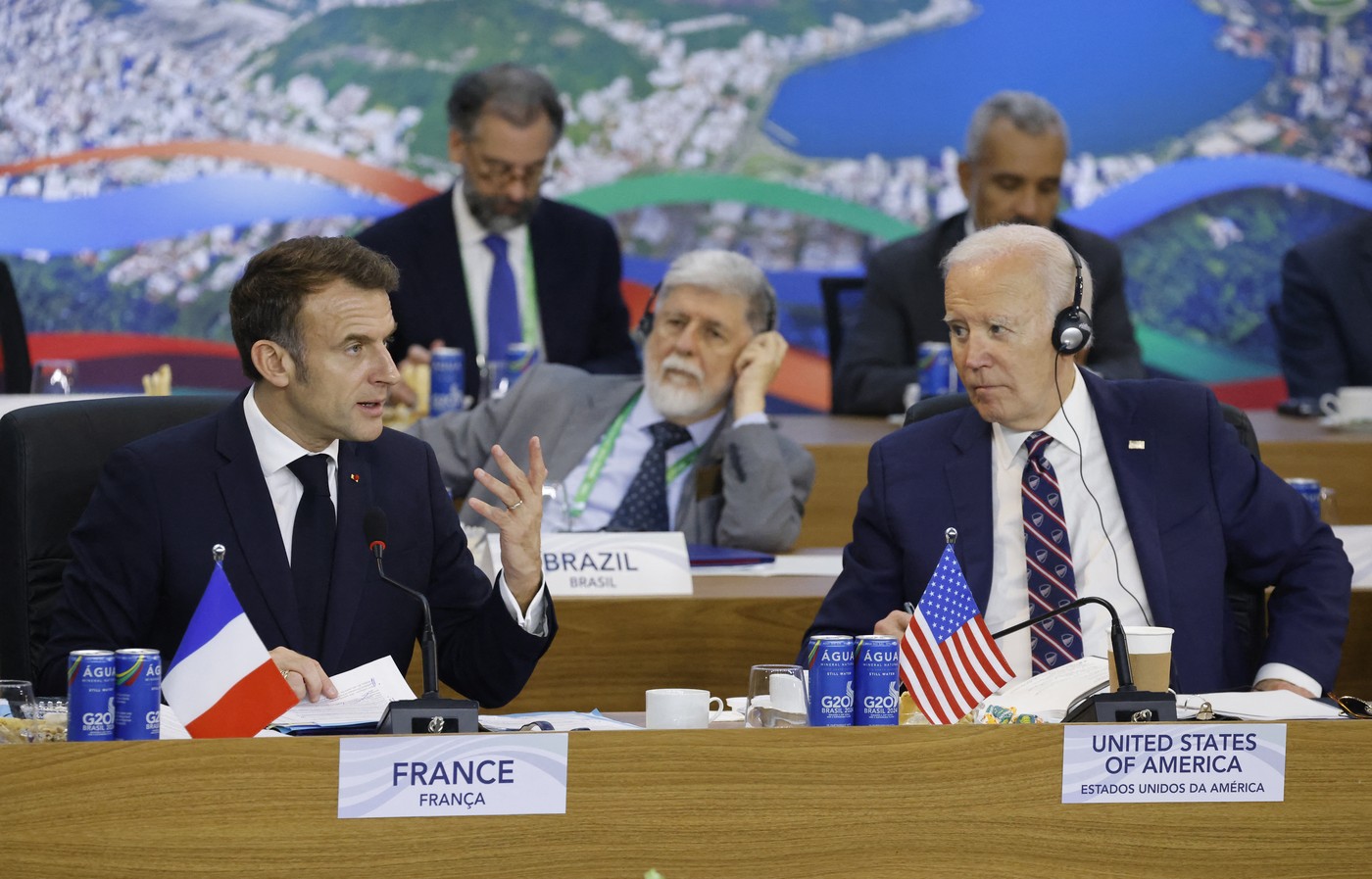 Joe Biden s-a consultat cu Emmanuel Macron despre războiul Rusiei cu Ucraina și despre situația din Orientul Mijlociu Joe Biden s-a consultat cu Emmanuel Macron despre războiul Rusiei cu Ucraina și despre situația din Orientul Mijlociu