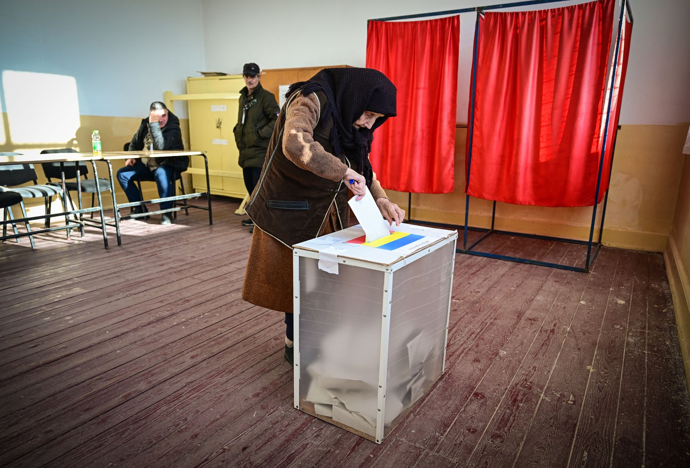 Presa din GERMANIA analizează alegerile din România /Forțele populiste sunt în ascensiune, scrutinul va influența orientarea țării Presa din GERMANIA analizează alegerile din România /Forțele populiste sunt în ascensiune, scrutinul va influența orientarea țării