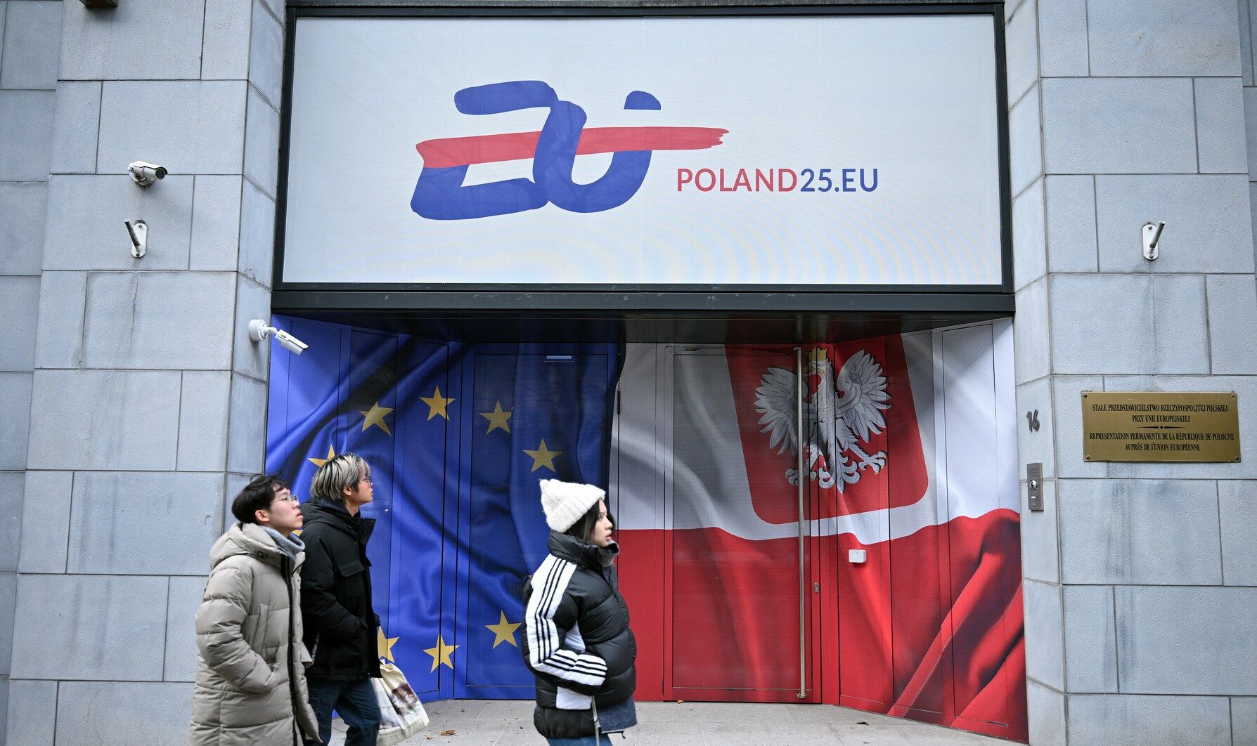 Viktor Orban și ambasadorul Ungariei la Varșovia, NEDORIȚI la evenimentul marcând preluarea Președinției Consiliului UE de către Polonia Viktor Orban și ambasadorul Ungariei la Varșovia, NEDORIȚI la evenimentul marcând preluarea Președinției Consiliului UE de către Polonia